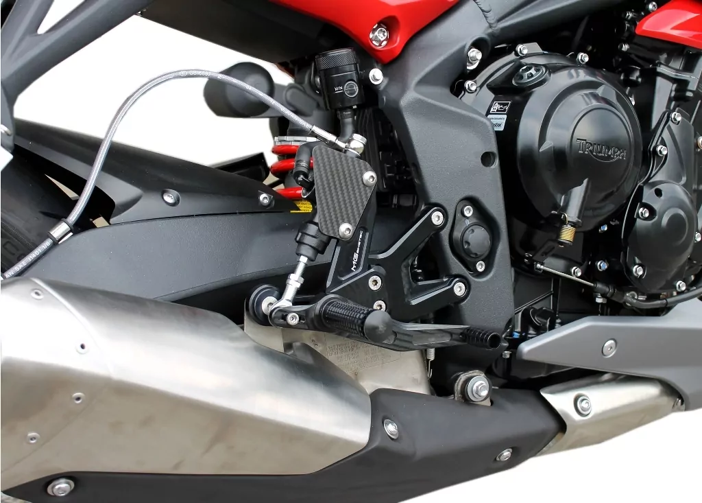 MG Biketec Sportfussrastenanlage / Rastenanlage / Fußrastenanlage mit ABE, gültig in D - A - CH für Triumph Street Triple 765 R / RS ab 2017-2019