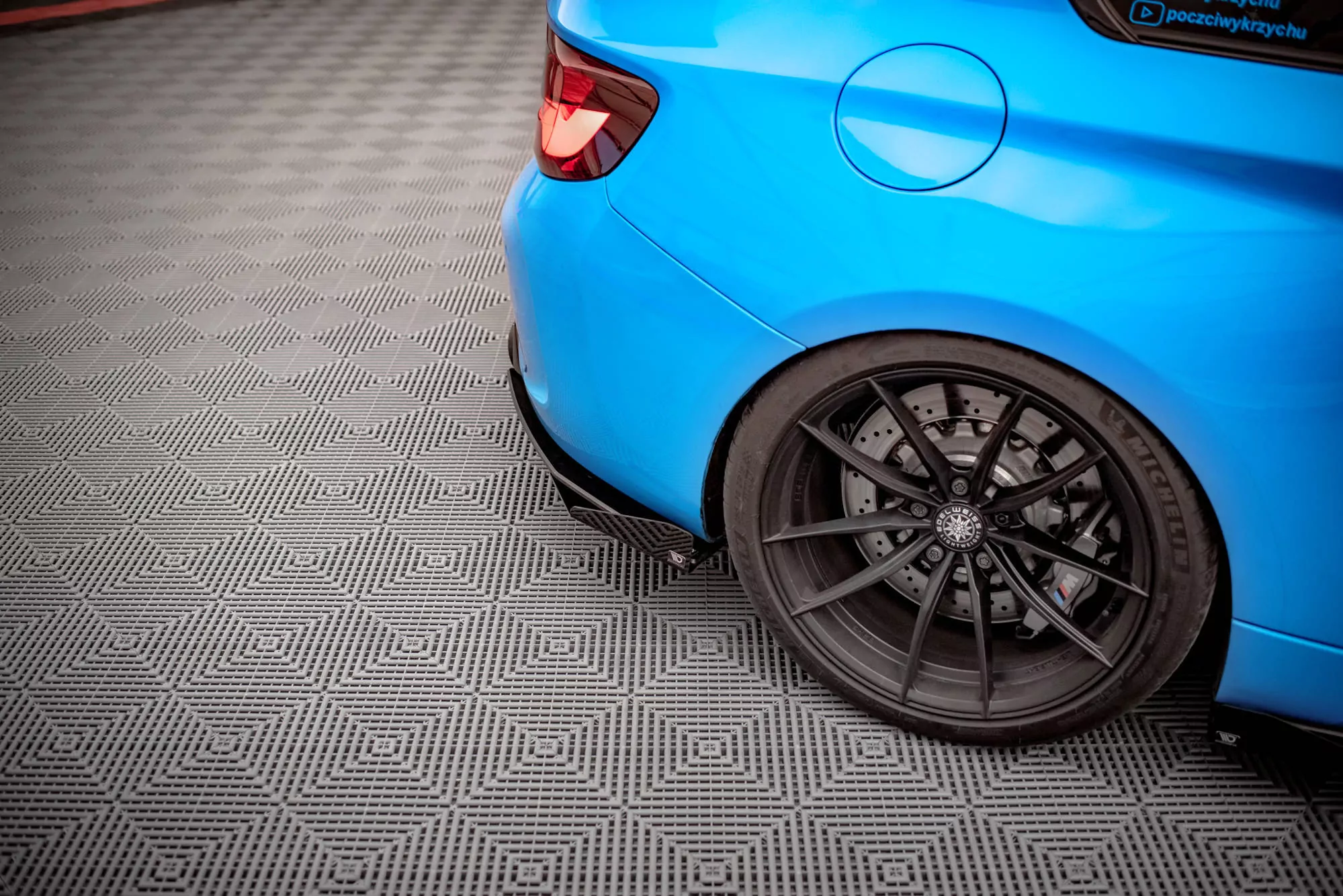 Street Pro Heck Ansatz Flaps Diffusor +Flaps Für BMW M2 F87 Schwarz Hochglanz