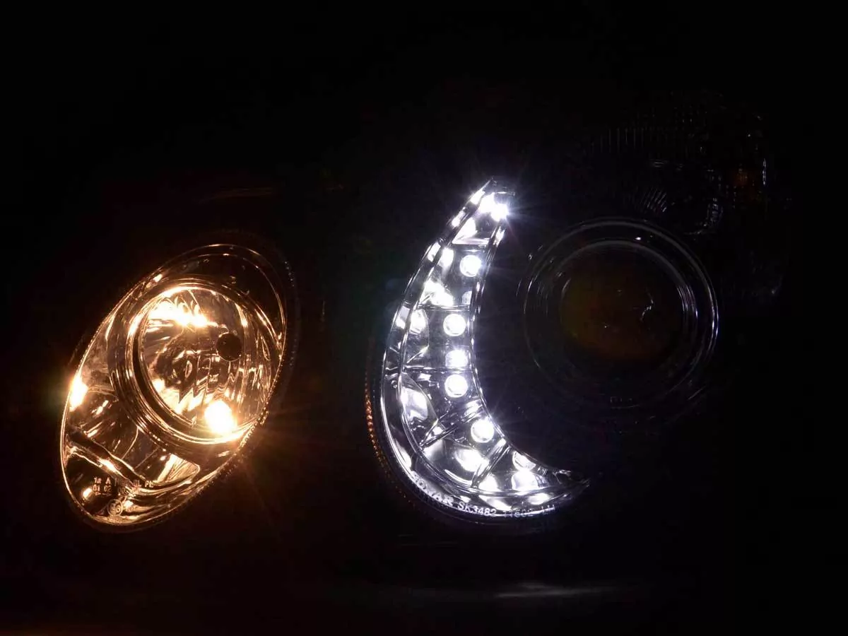 Scheinwerfer Set Daylight LED TFL-Optik Mercedes E-Klasse Typ W211 Bj. 02-06 chrom