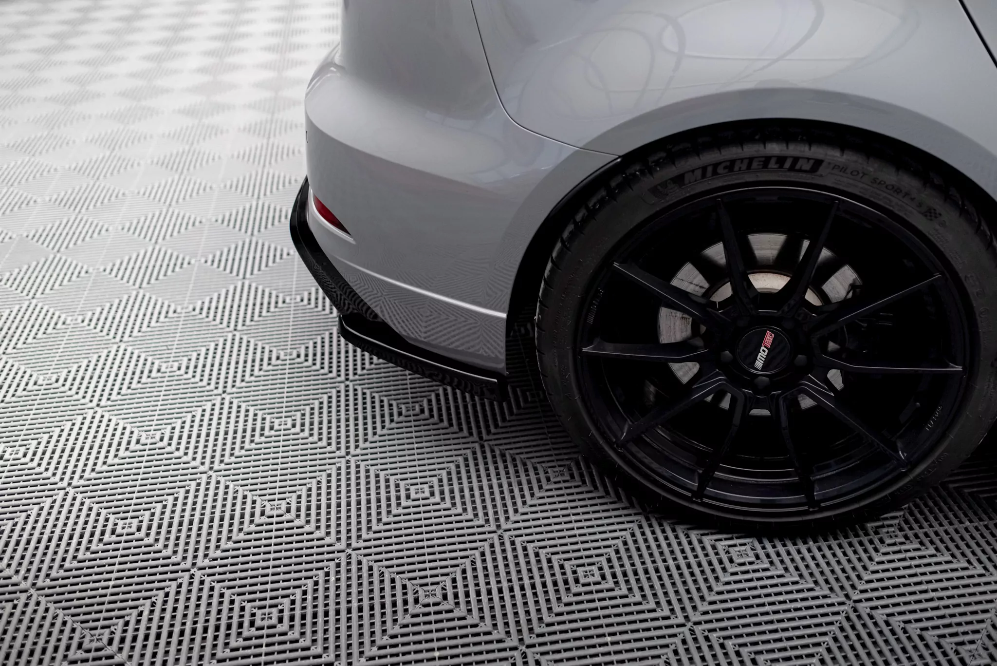 Heck Ansatz Flaps Diffusor V.2 Passend Für Audi RS3 8V Sportback Facelift Schwarz Hochglanz