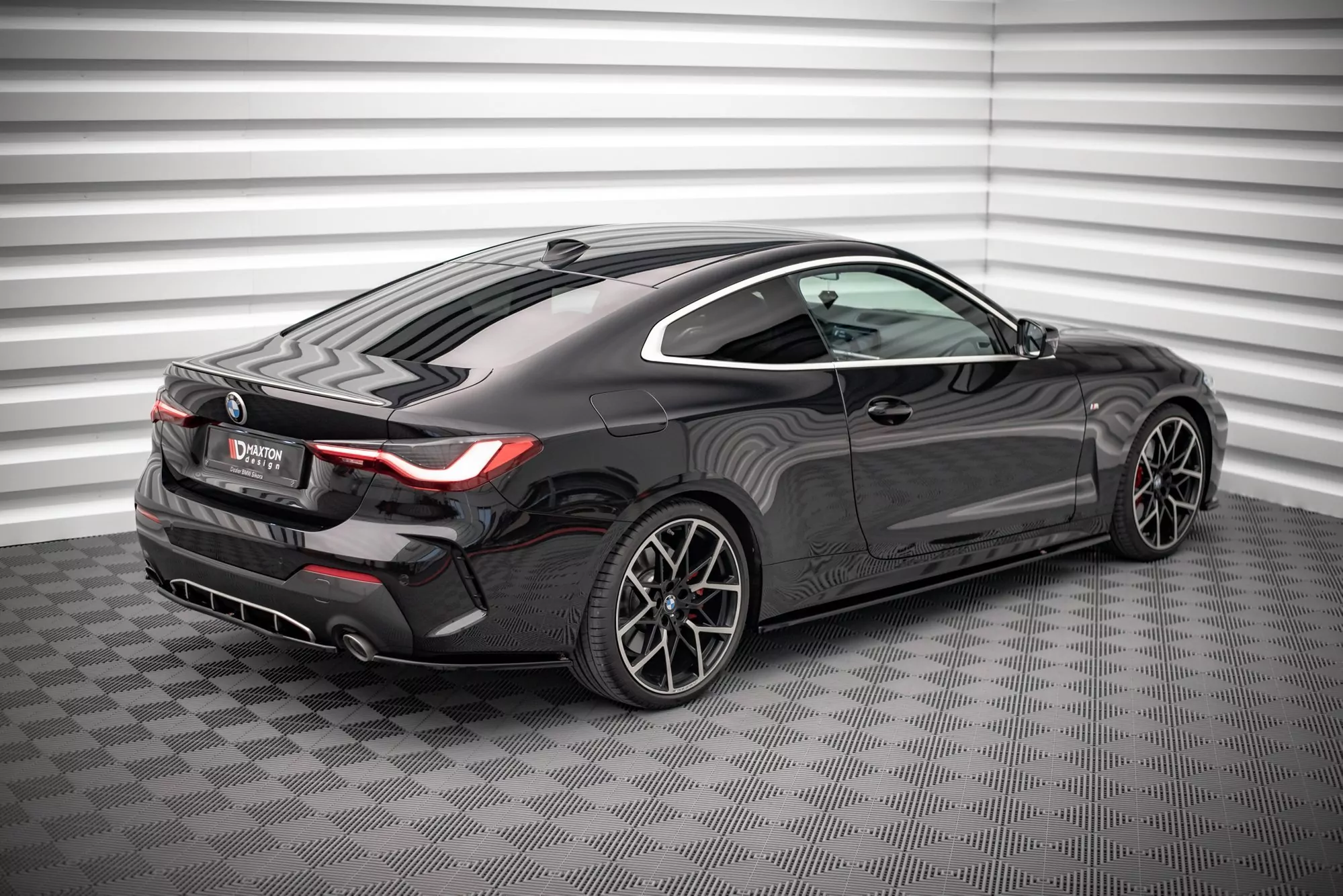 Heck Ansatz Flaps Diffusor V.1 Für BMW 4er M-Paket G22 / G23 / G22 Facelift / G23 Facelift Schwarz Hochglanz