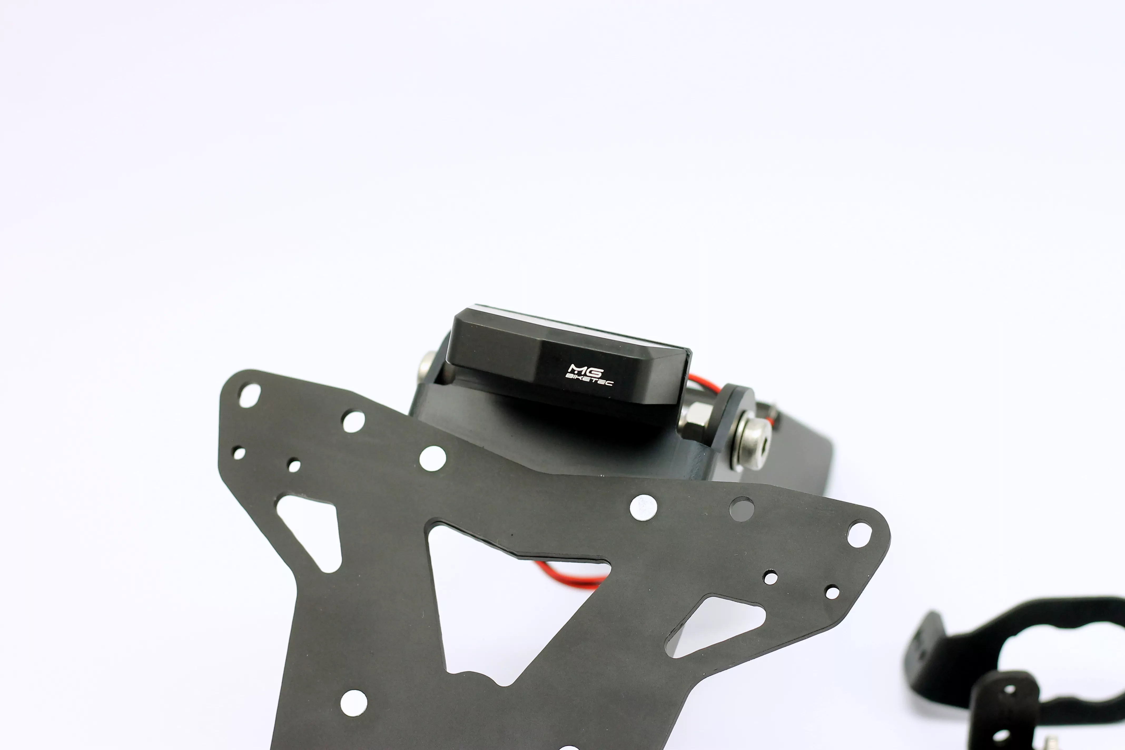 MG Biketec Kennzeichenhalter für Kawasaki Z 650 ab 2023