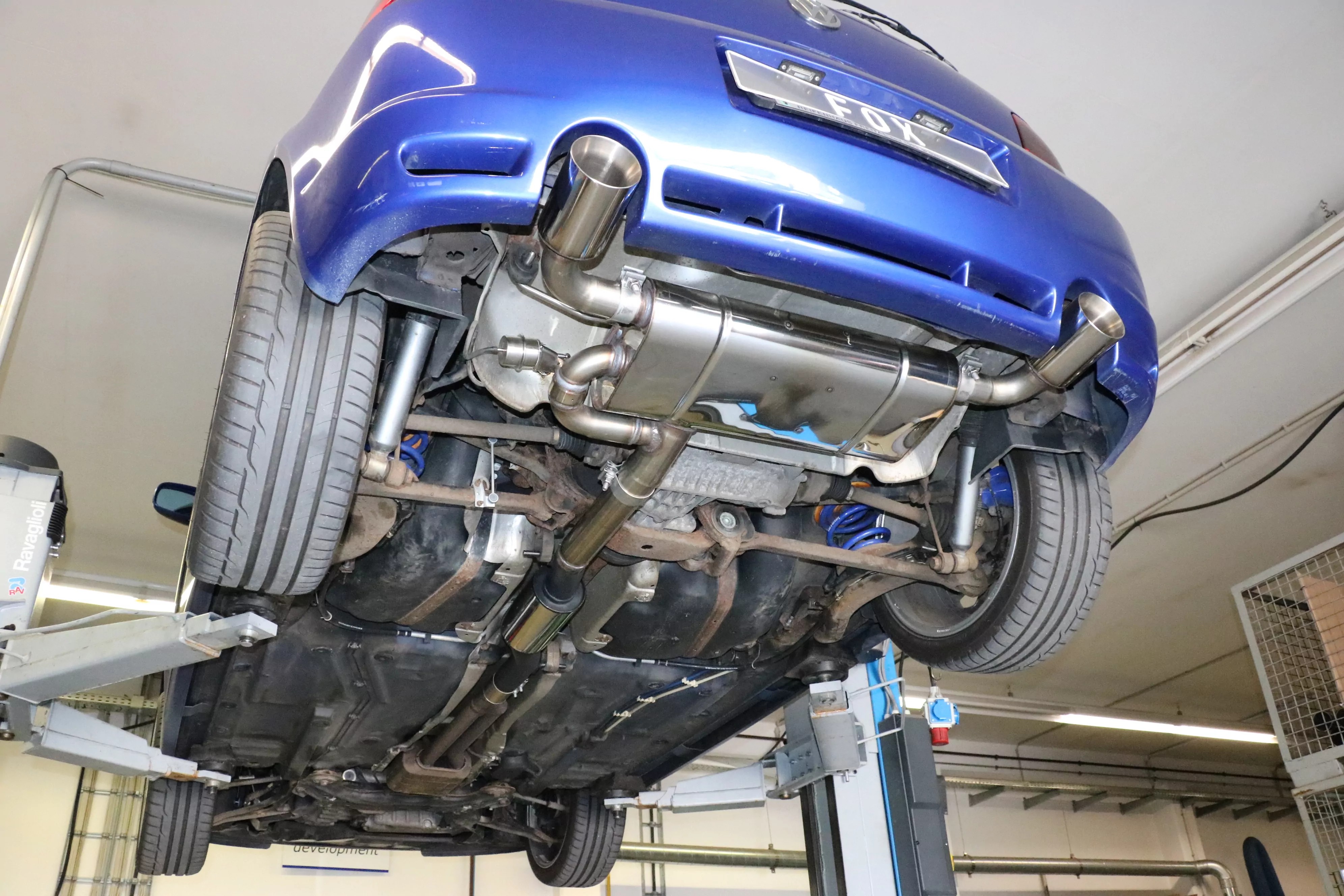 VW Golf IV R32  Endschalldämpfer Ausgang rechts/links - 1x100 Typ 24 rechts/links