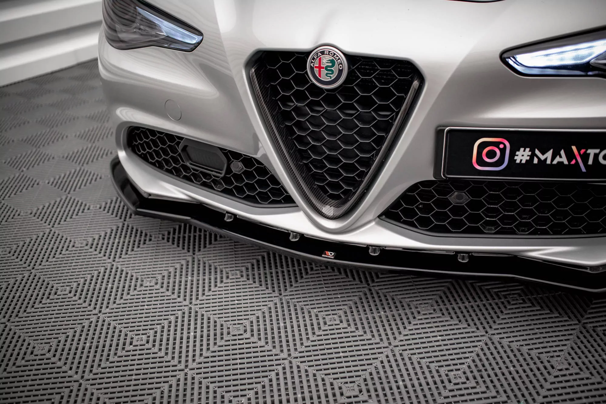 Front Ansatz V.1 Für Alfa Romeo Giulia Sport Schwarz Hochglanz