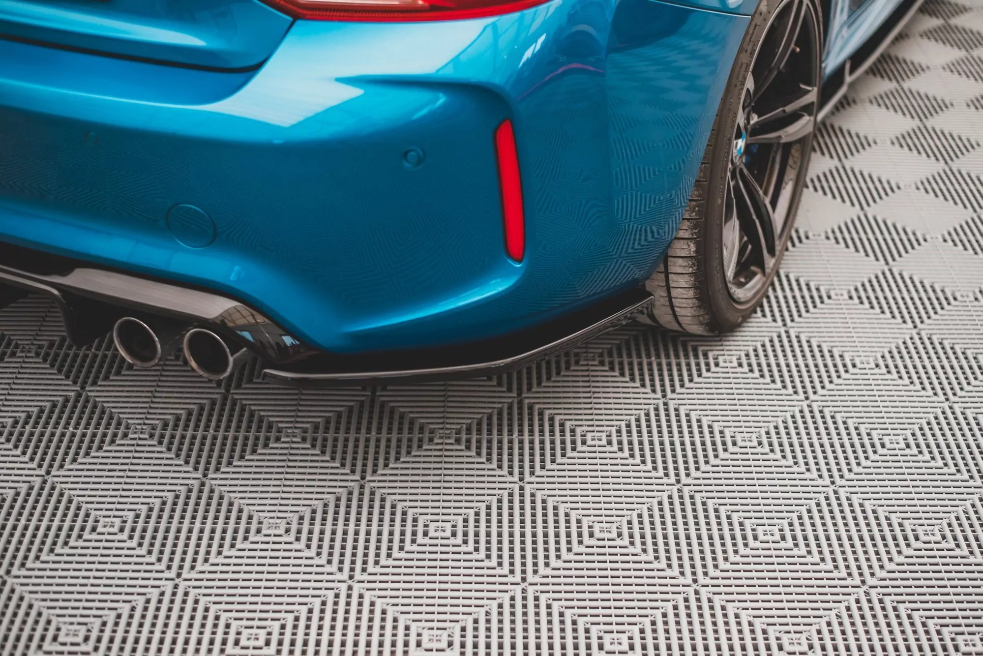 Heck Ansatz Flaps Diffusor V.3 Für BMW M2 F87 Schwarz Hochglanz