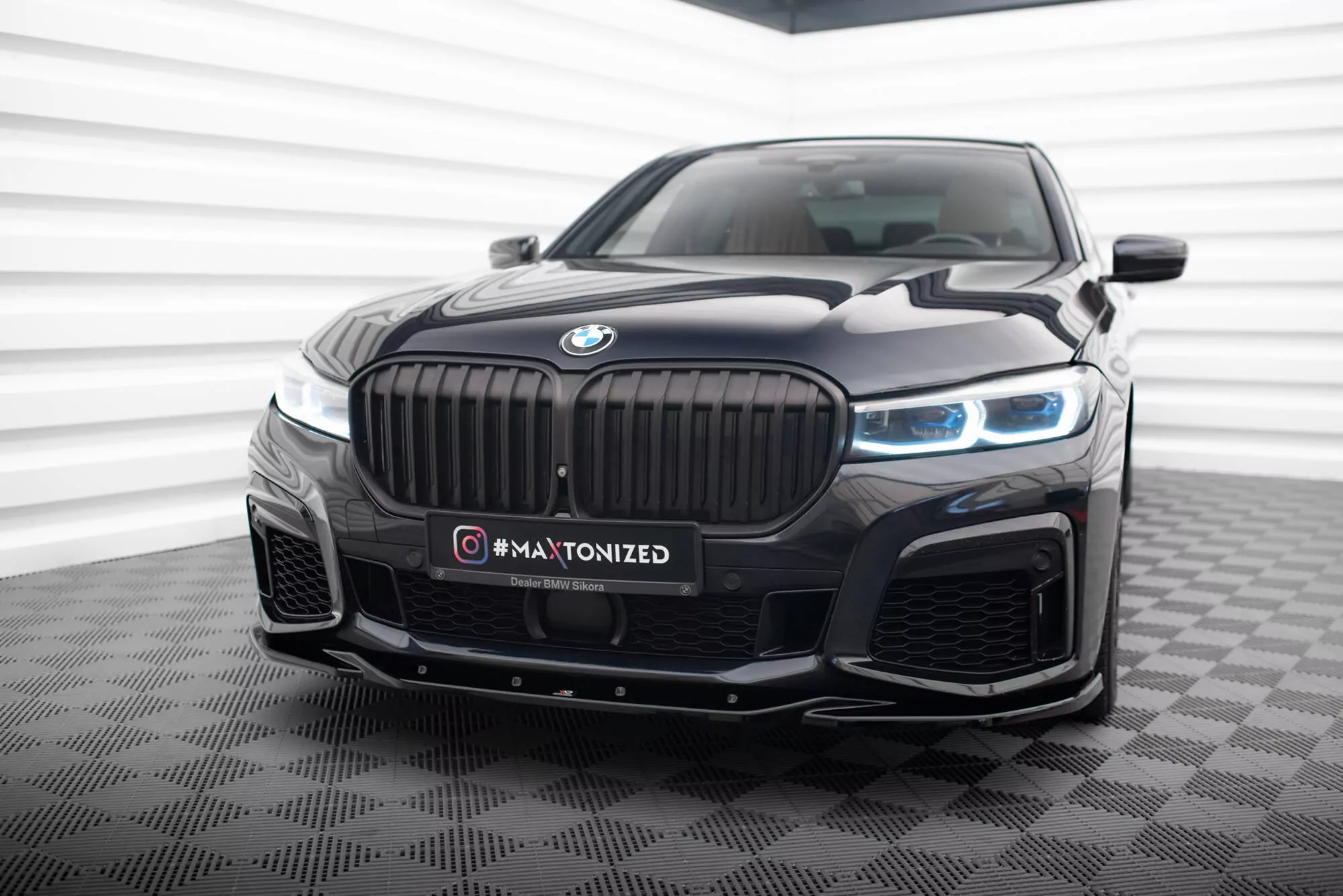Front Ansatz V.3 Für BMW 7 M-Paket G11 / G12 Facelift Schwarz Hochglanz