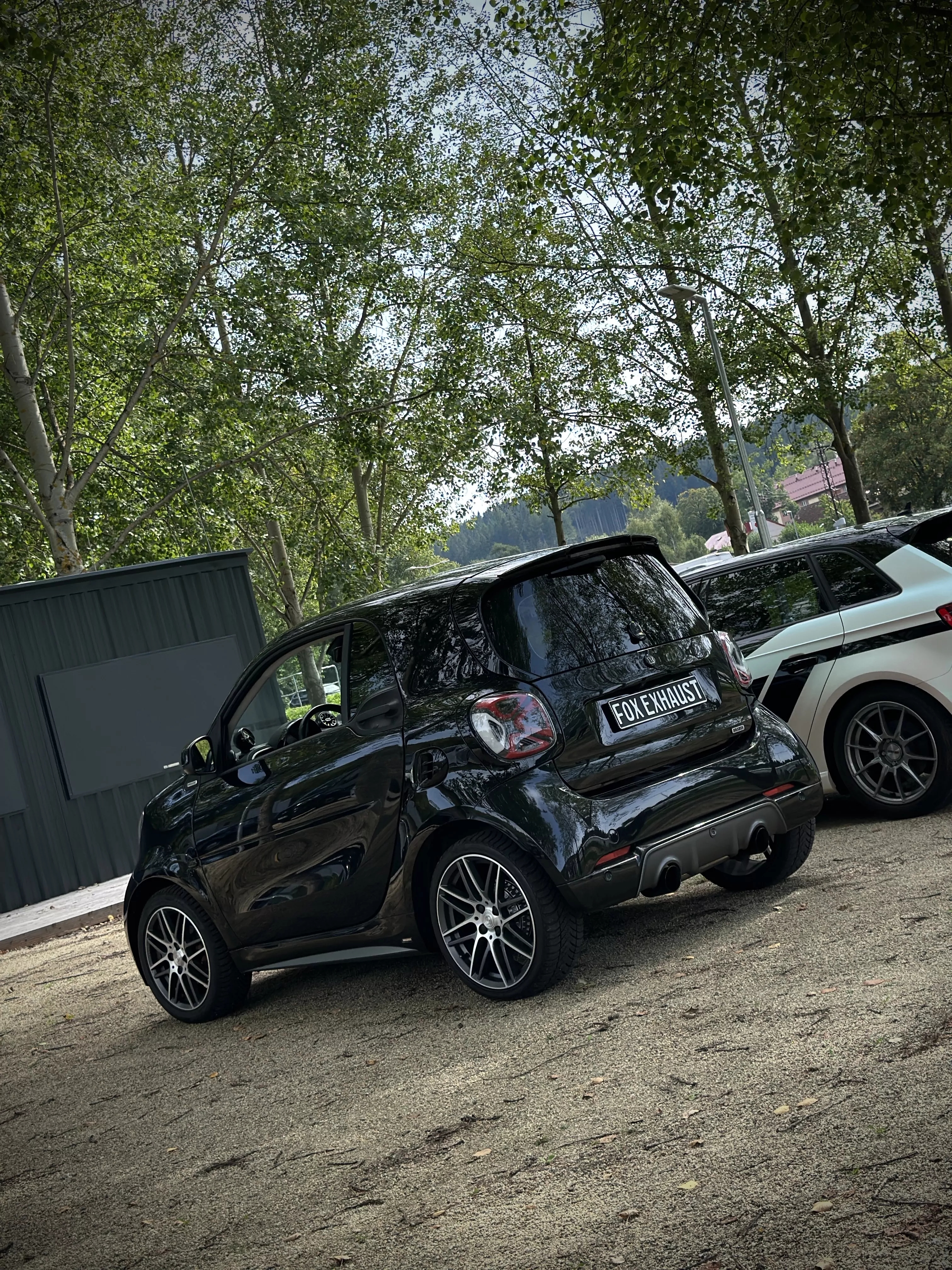 Smart Fortwo 453 Brabus Coupe & Cabrio  Endschalldämpfer quer Ausgang rechts/links inkl. Flexstück - 1x90 Typ 25 rechts/links schwarz emalliert