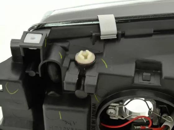 Verschleißteile Scheinwerfer links Mazda 626 (Typ GF/GW) Bj. 00-02