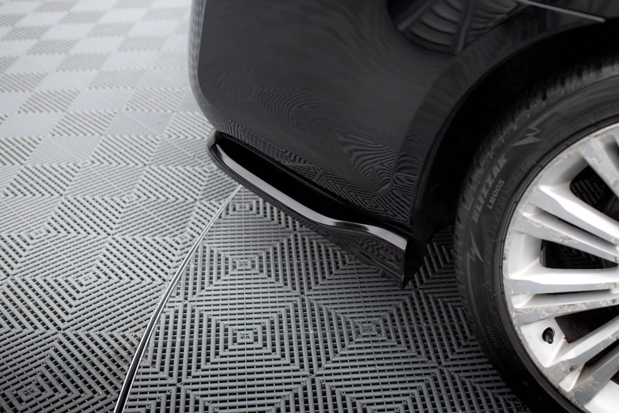 Heck Ansatz Flaps Diffusor Für Chrysler 300 Mk2 Schwarz Hochglanz