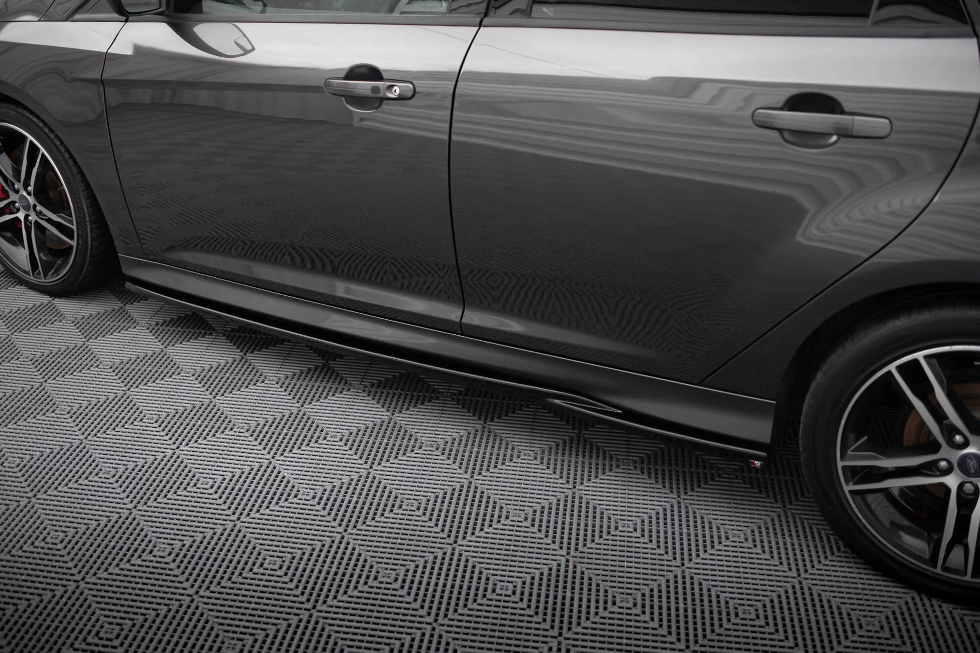 Seitenschweller Ansatz V.2 Passend Für Ford Focus ST Mk3 Schwarz Hochglanz