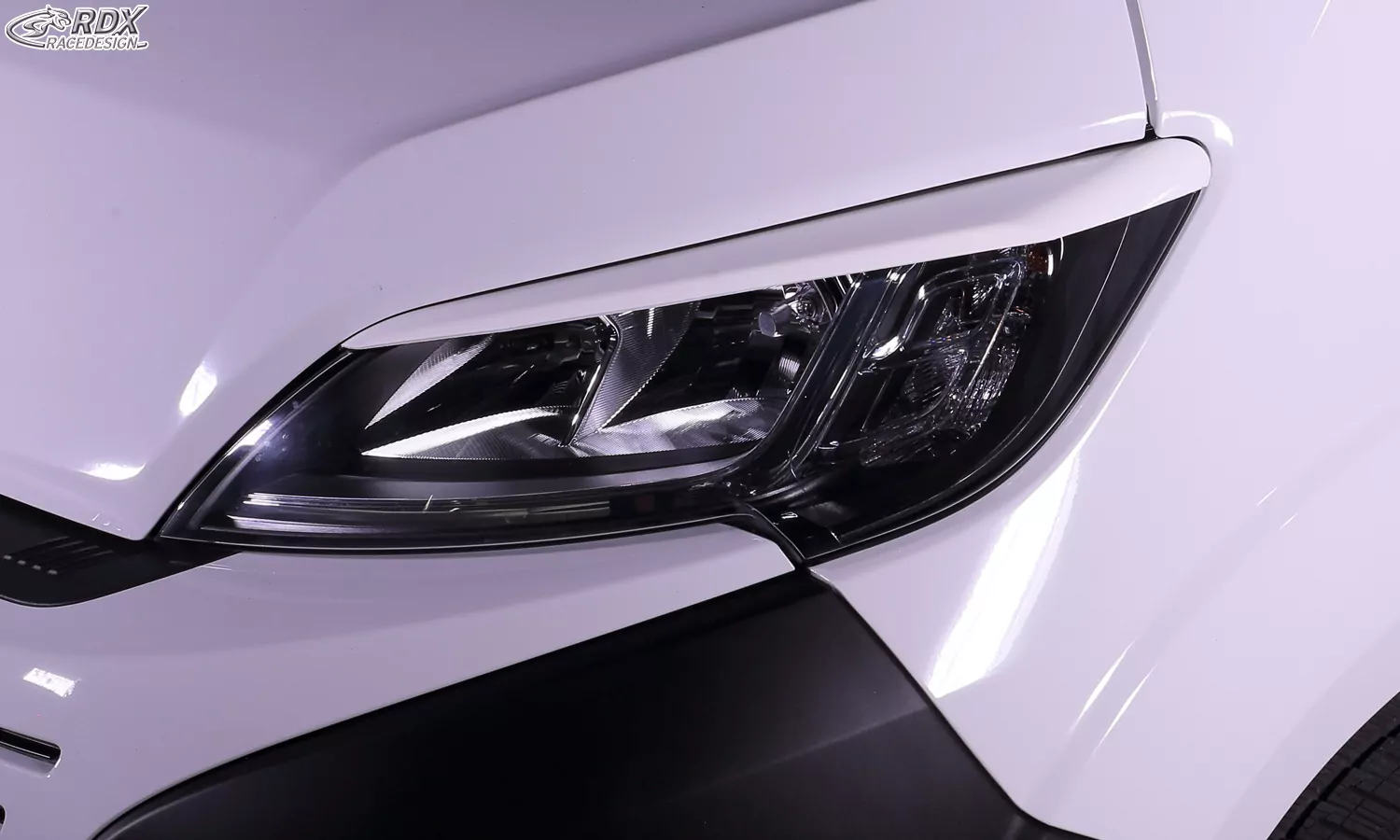 RDX Scheinwerferblenden für FIAT Ducato (2014+) & CITROEN Jumper (2014+) & OPEL Movano (2021+) & PEUGEOT Boxer (2014+) & TOYOTA ProAce Max (2024+) & IVECO eSuperJolly (2026+) & RAM ProMaster (2013+) weiß glänzend Böser Blick