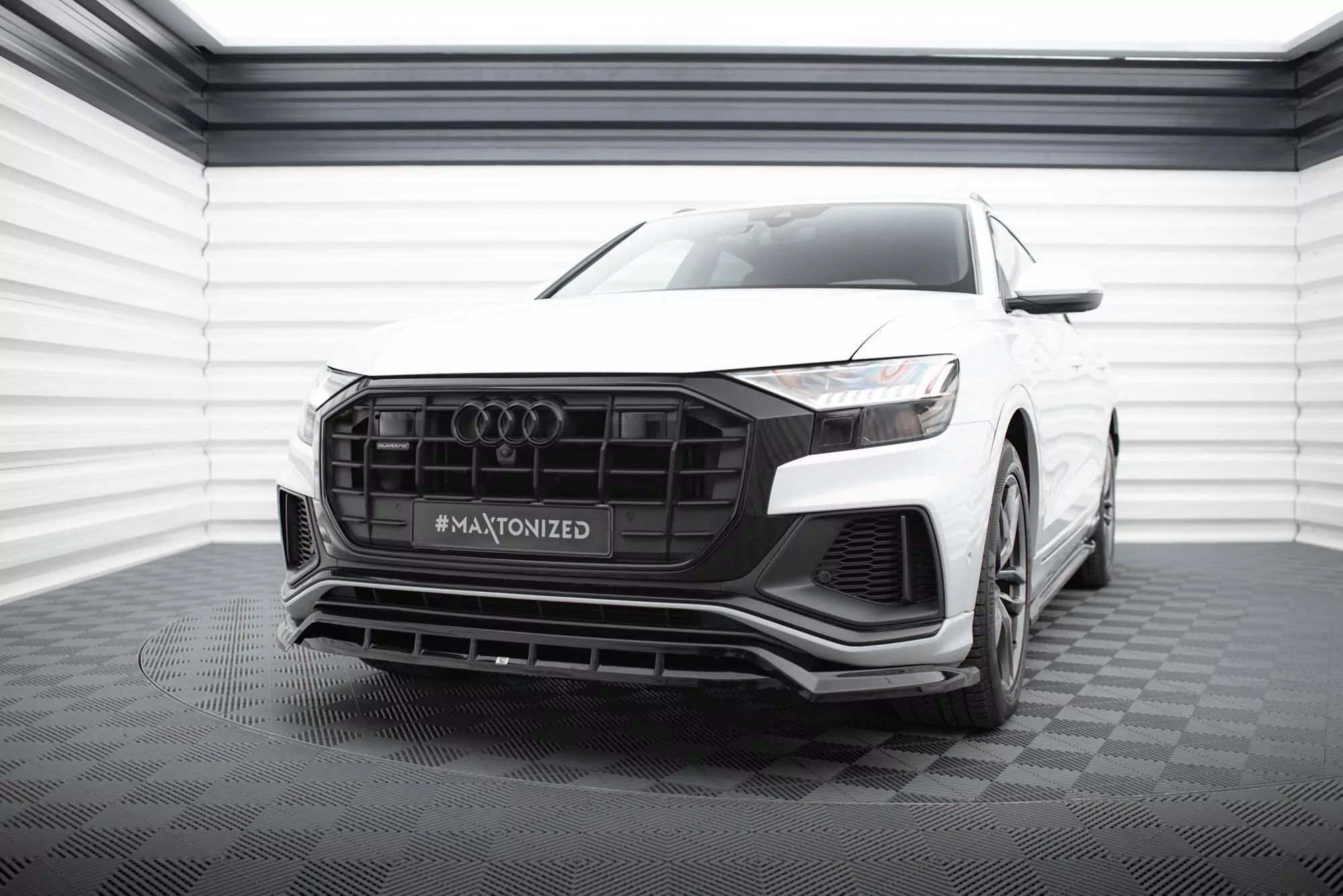 Front Ansatz V.2 Für Audi SQ8 / Q8 S-Line Mk1 Schwarz Hochglanz