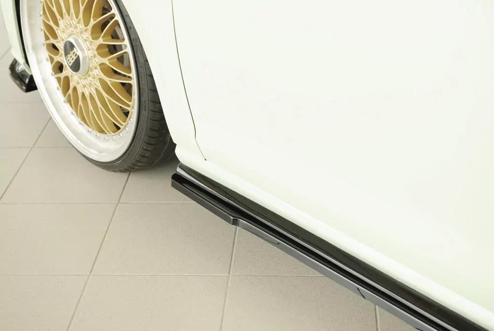 Rieger Seitenschweller links ansatz (ca. 19mm) glanz schwarz für VW Golf 7 R-Line 5-tür. 02.17- (ab Facelift)
