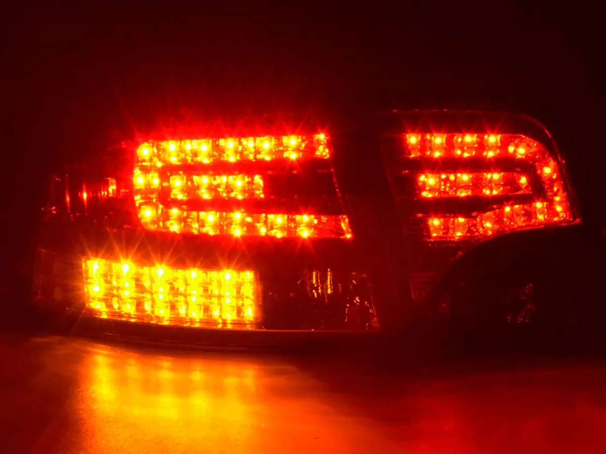 LED Rückleuchten Set Audi A4 Limousine Typ 8E Bj. 04-07 rot/klar