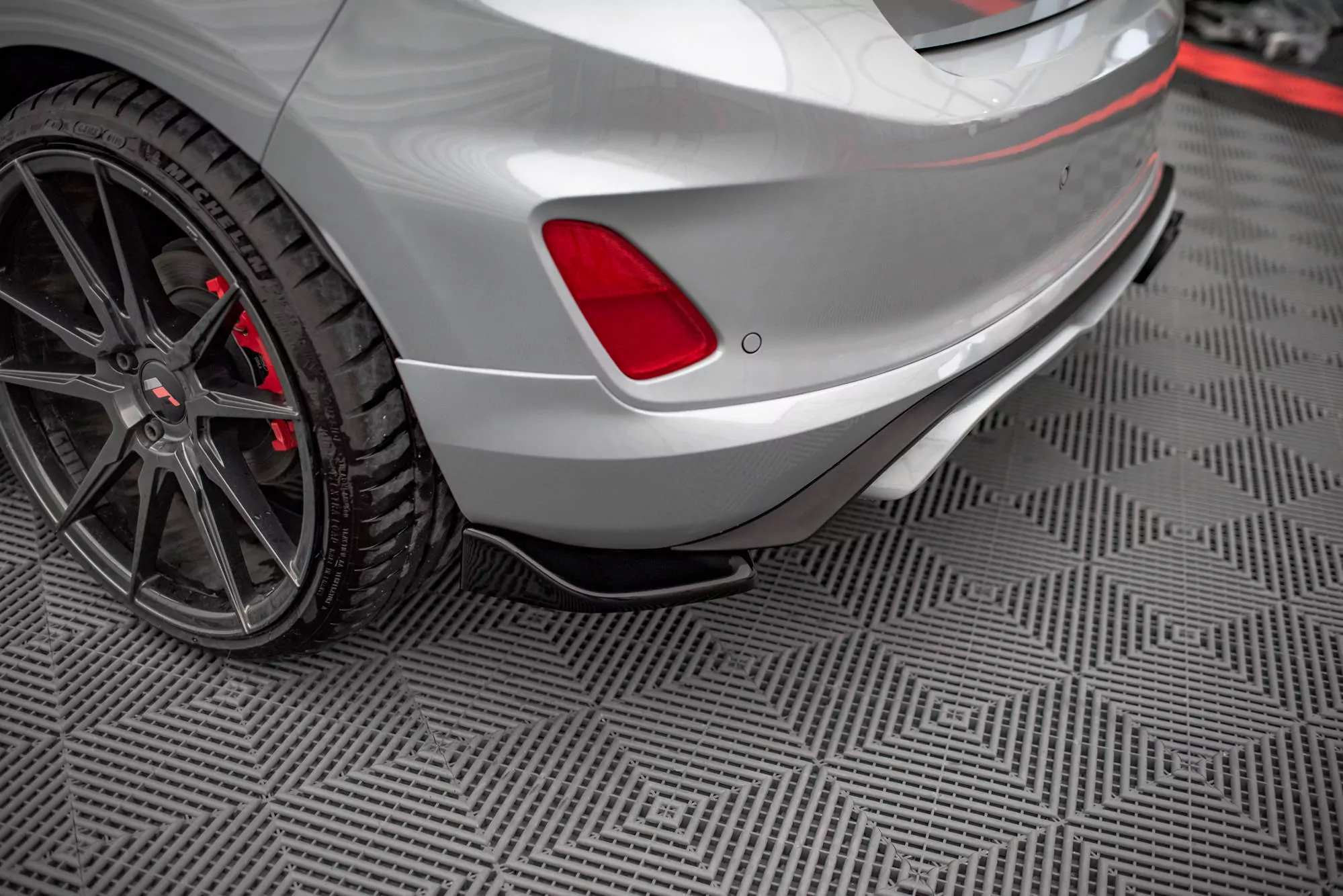 Heck Ansatz Flaps Diffusor V.1 Für Ford Fiesta ST Mk8 Schwarz Hochglanz