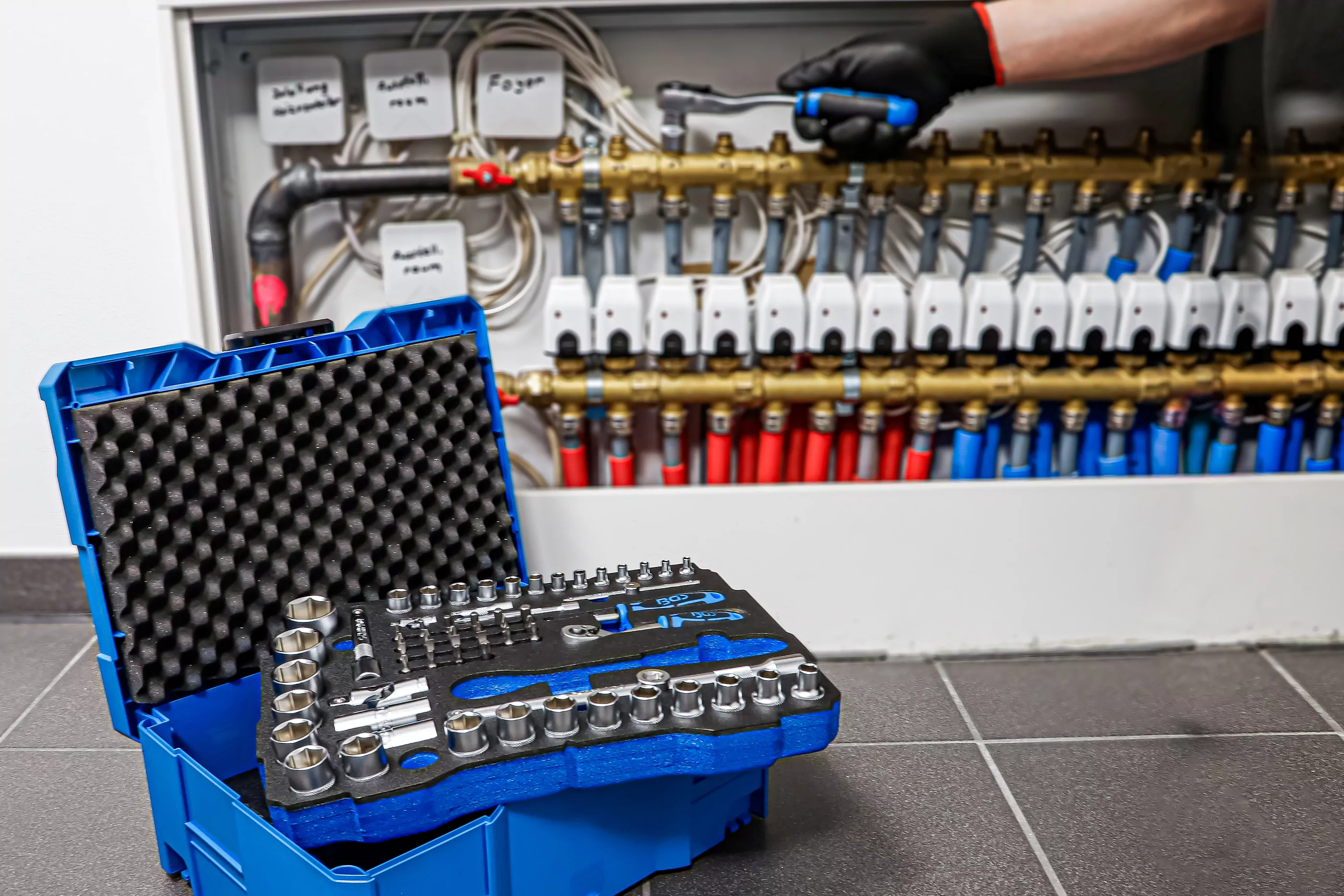 Steckschlüssel- und Hammer-, Zangen-, Schraubendreher-Satz | 6,3 mm (1/4") / 12,5 mm (1/2") | BGS systainer® | 77-tlg.