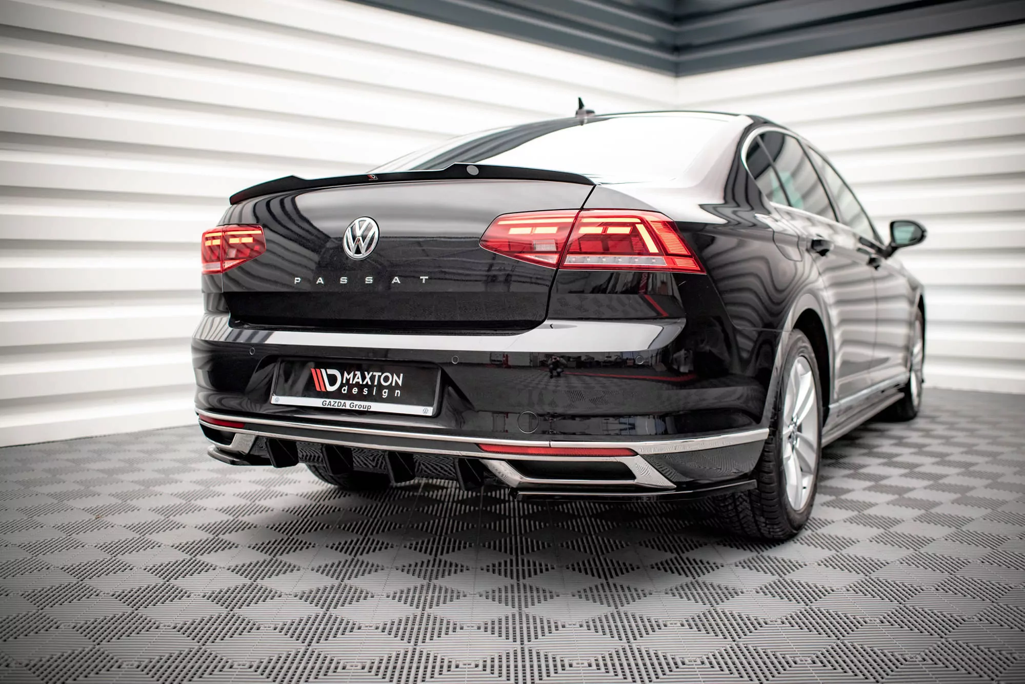 Spoiler CAP Für Volkswagen Passat Limousine B8 Facelift Schwarz Hochglanz