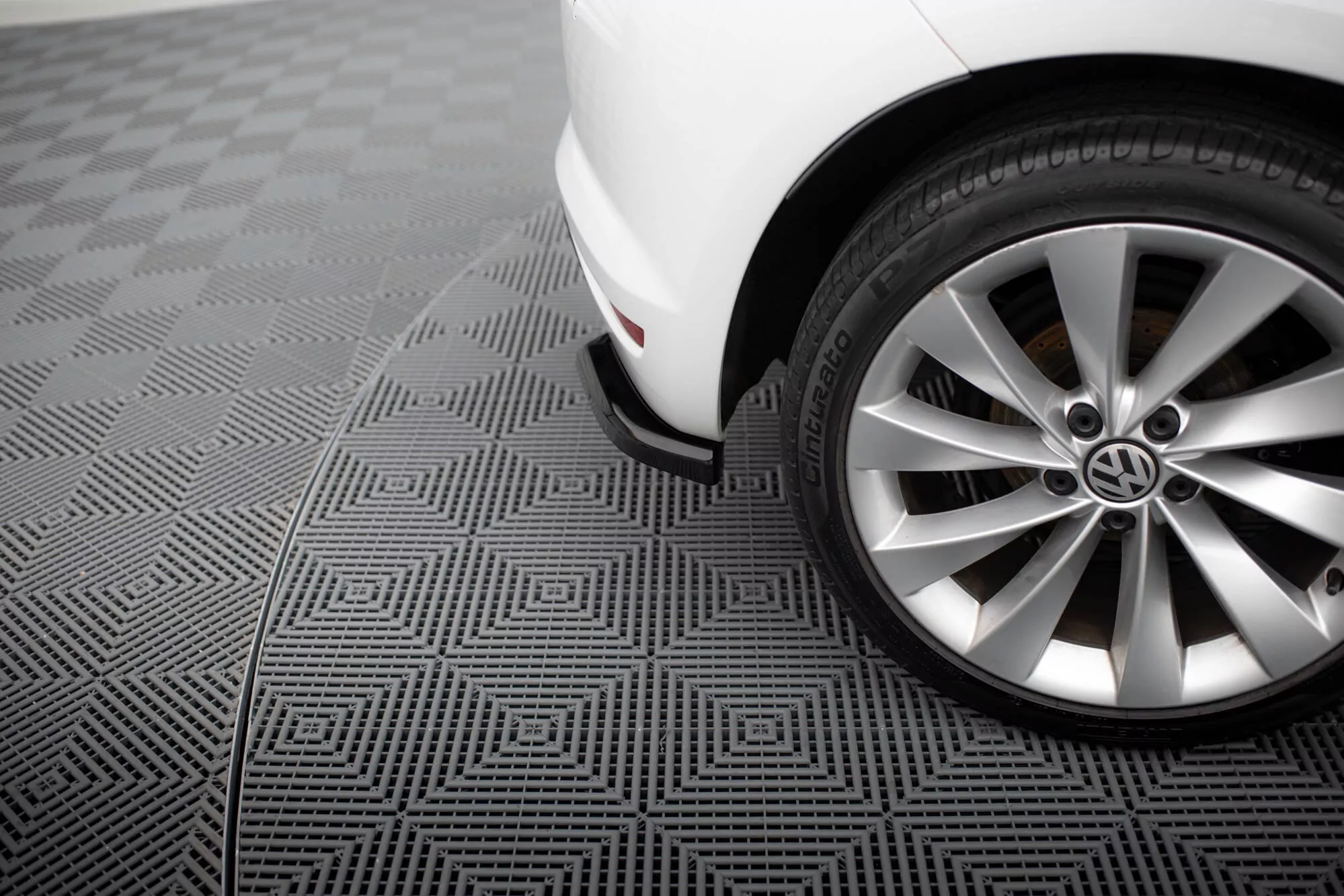 Heck Ansatz Flaps Diffusor V.1 Für Volkswagen Scirocco Mk3 Facelift Schwarz Hochglanz