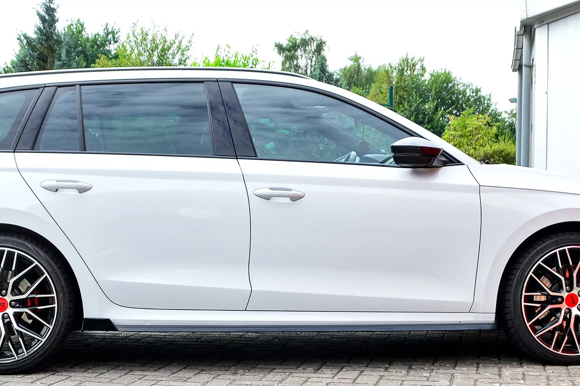 Cup Seitenschweller mit Wing hinten für Skoda Octavia RS NX