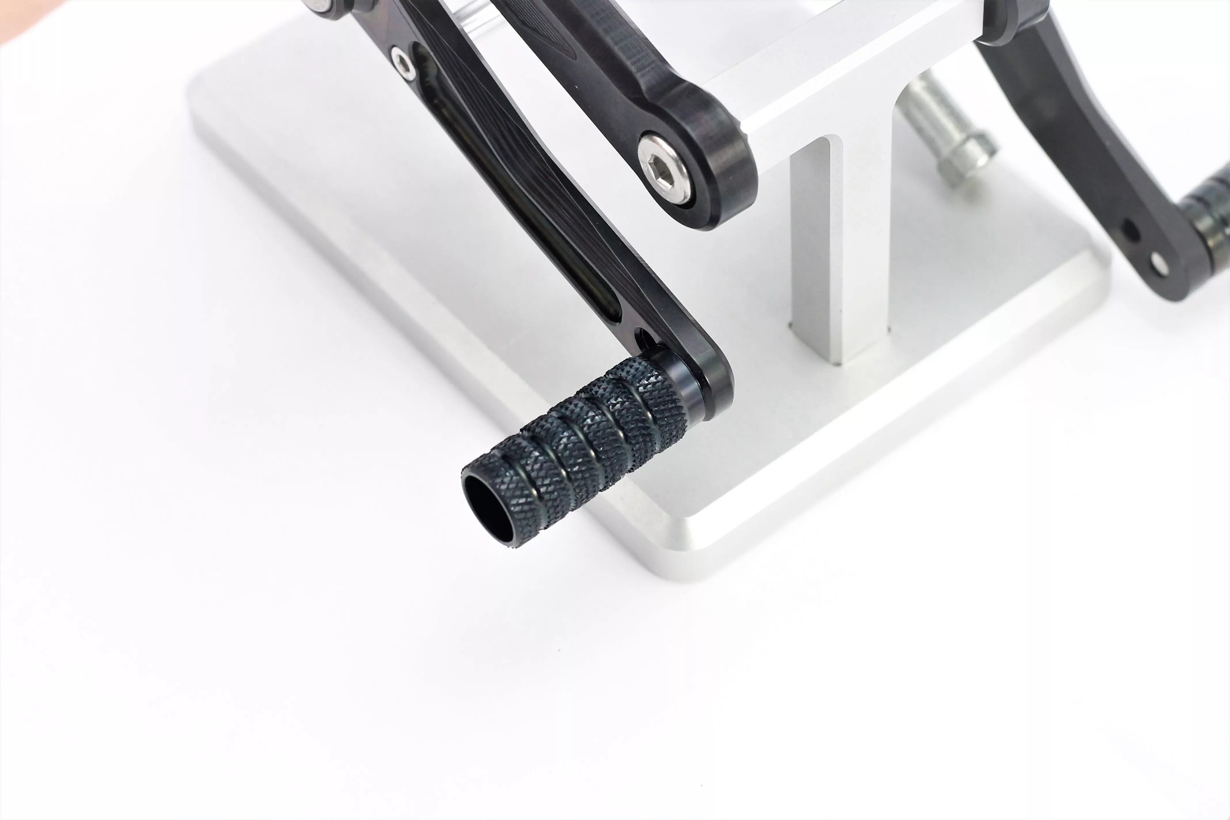 MG Biketec Sportfussrastenanlage / Rastenanlage / Fußrastenanlage mit ABE, gültig in D - A - CH für Yamaha YZF-R7 ab 2021