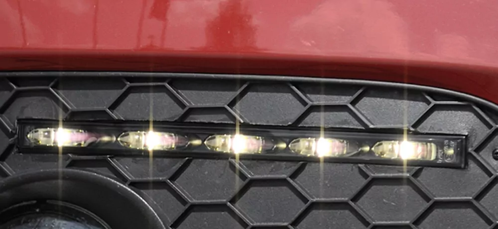 LED Tagfahrleuchtensatz Slim-Line  dunkel für Audi A4 (8H) Cabrio  mit Steuergerät incl. Kabelbaum