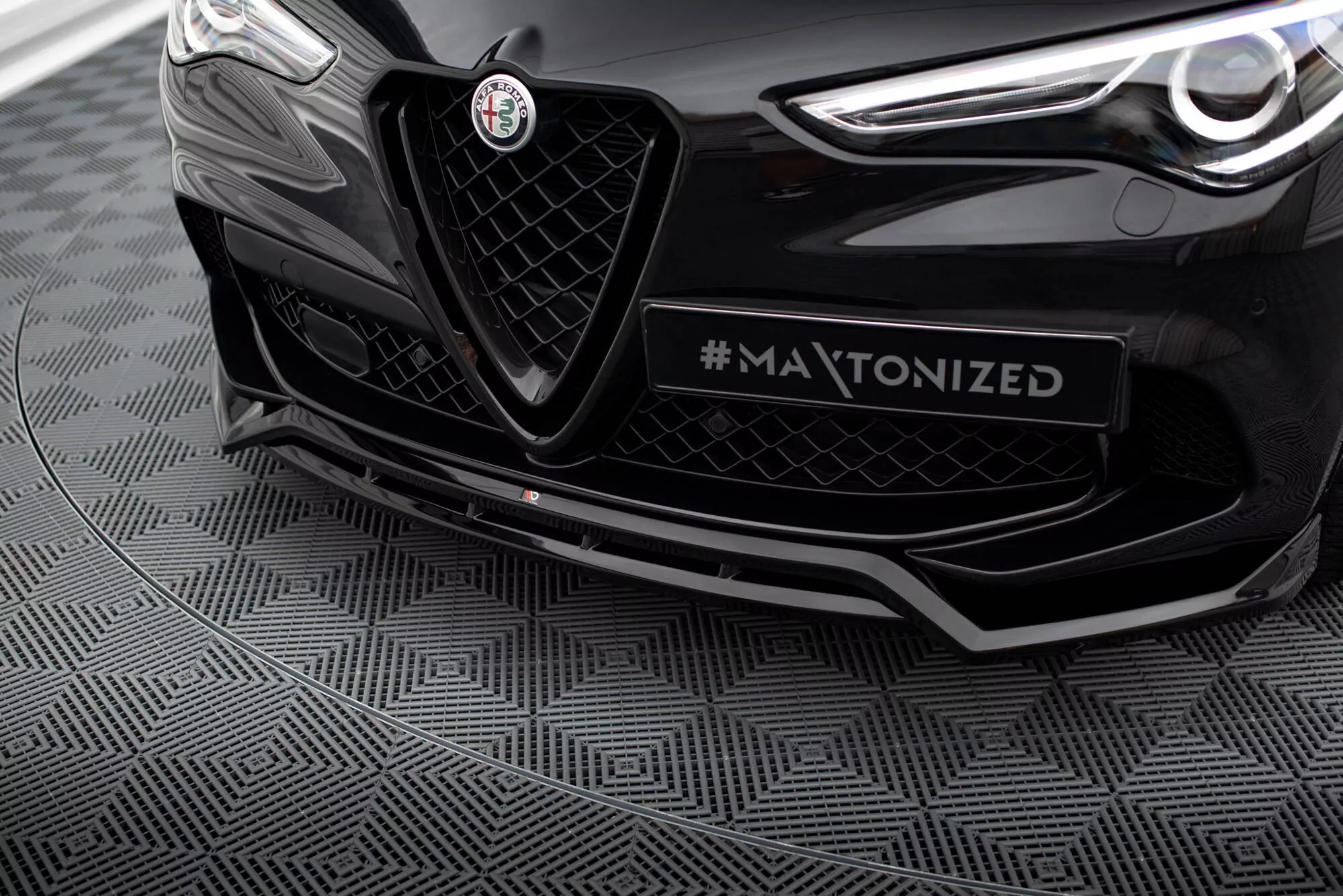 Front Ansatz Für Alfa Romeo Stelvio Quadrifoglio Mk1 Schwarz Hochglanz