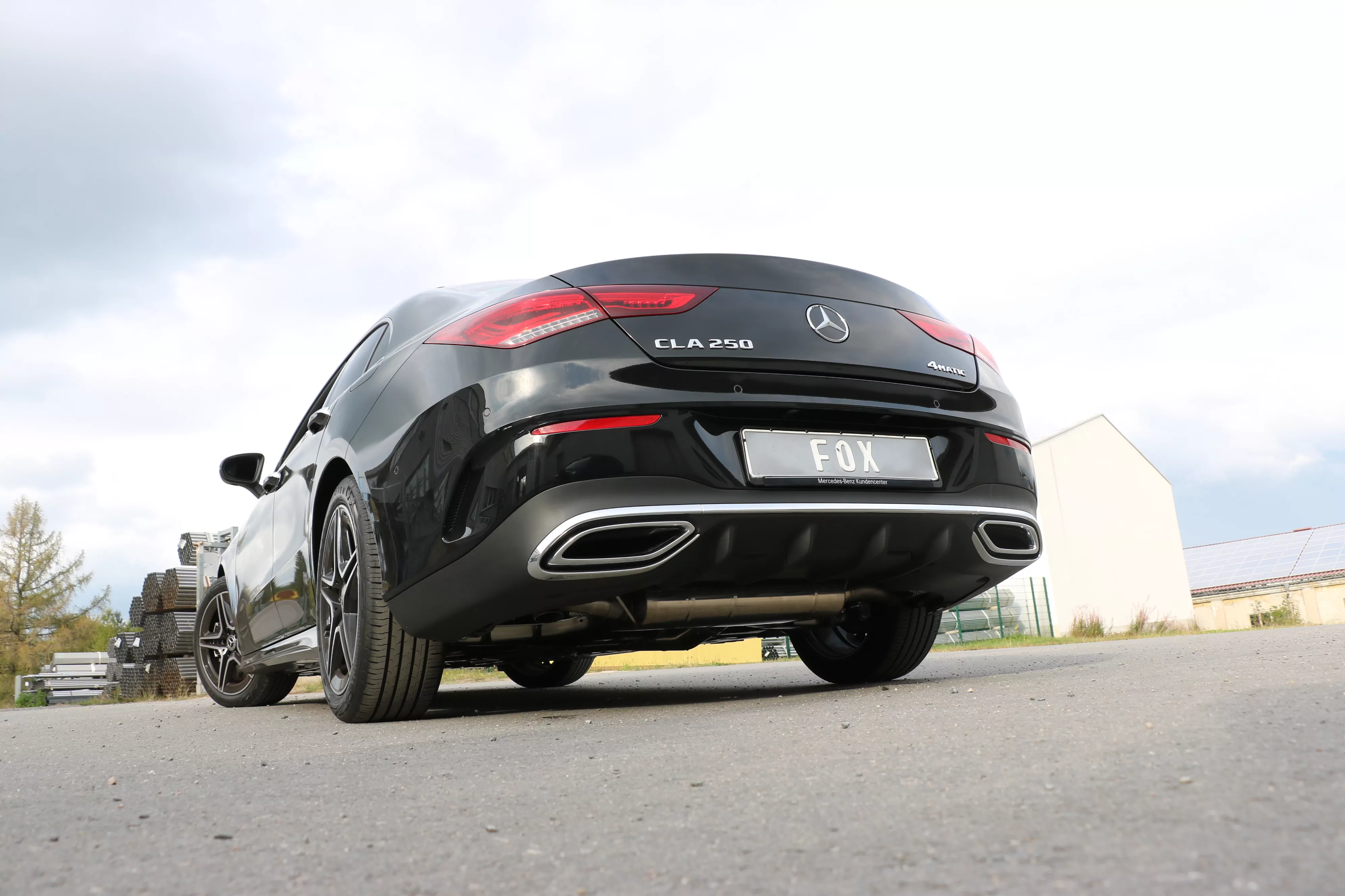 Mercedes CLA 220/250 Frontantrieb & 4matic  - 118  Endschalldämpfer quer Ausgang rechts/links - Ausgang der Endrohre hinter der Stoßstange