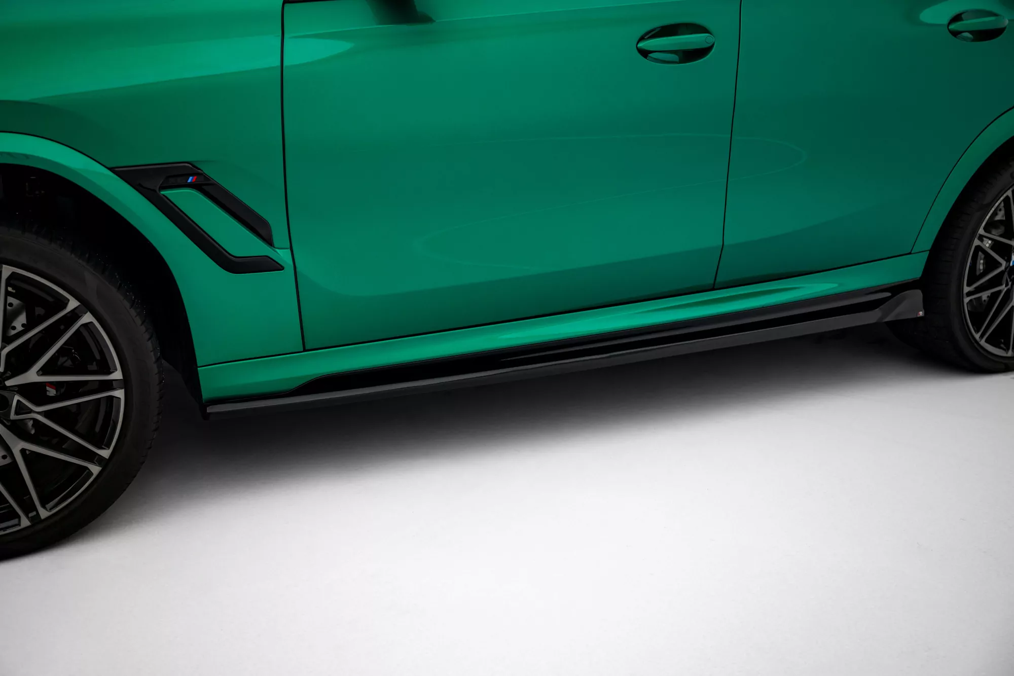 Seitenschweller Ansatz Für BMW X6 M F96 / X6 M-Paket G06 Schwarz Hochglanz