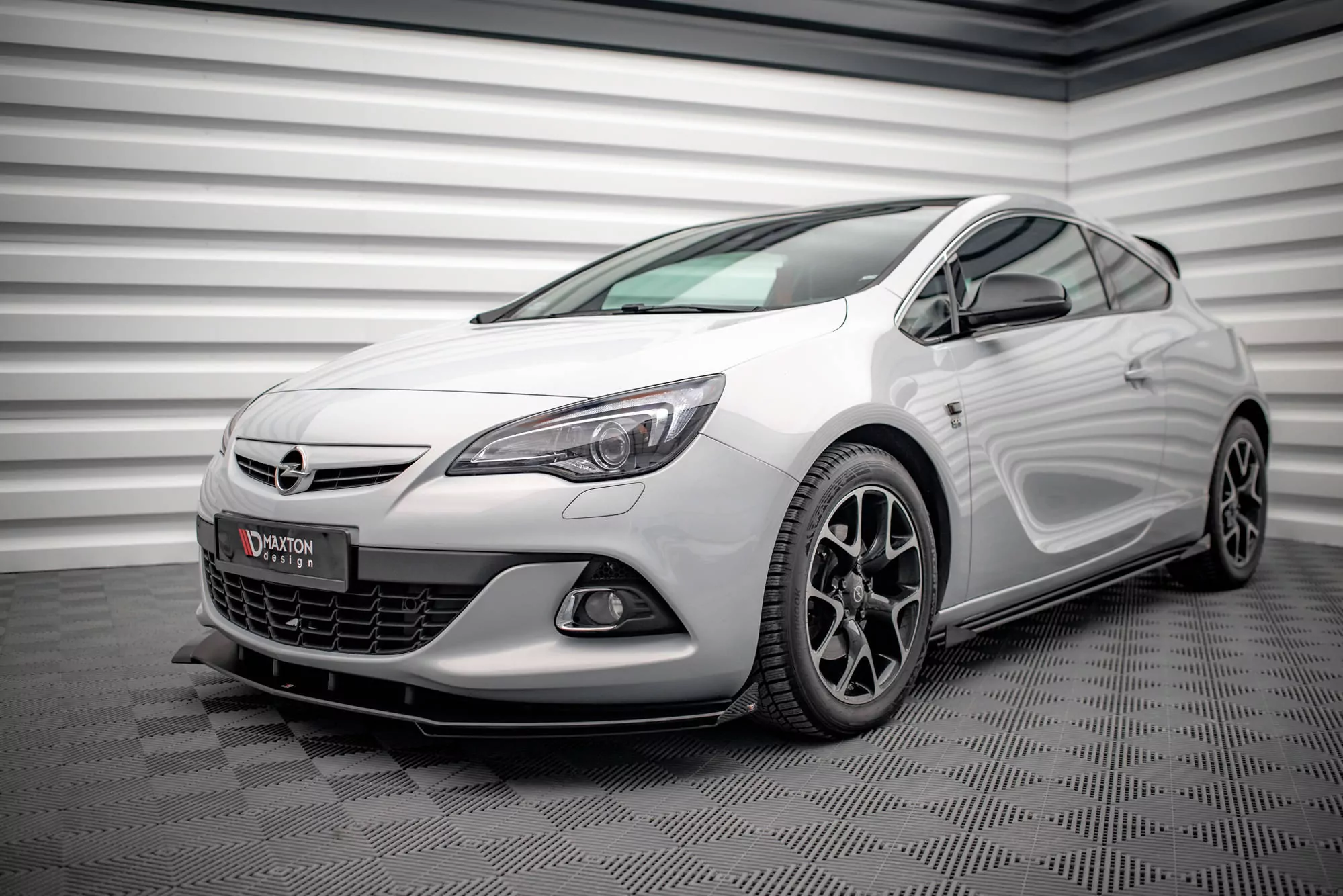 Street Pro Front Ansatz Für +Flaps Für V.1 + Flaps Opel Astra GTC OPC-Line J Schwarz Hochglanz