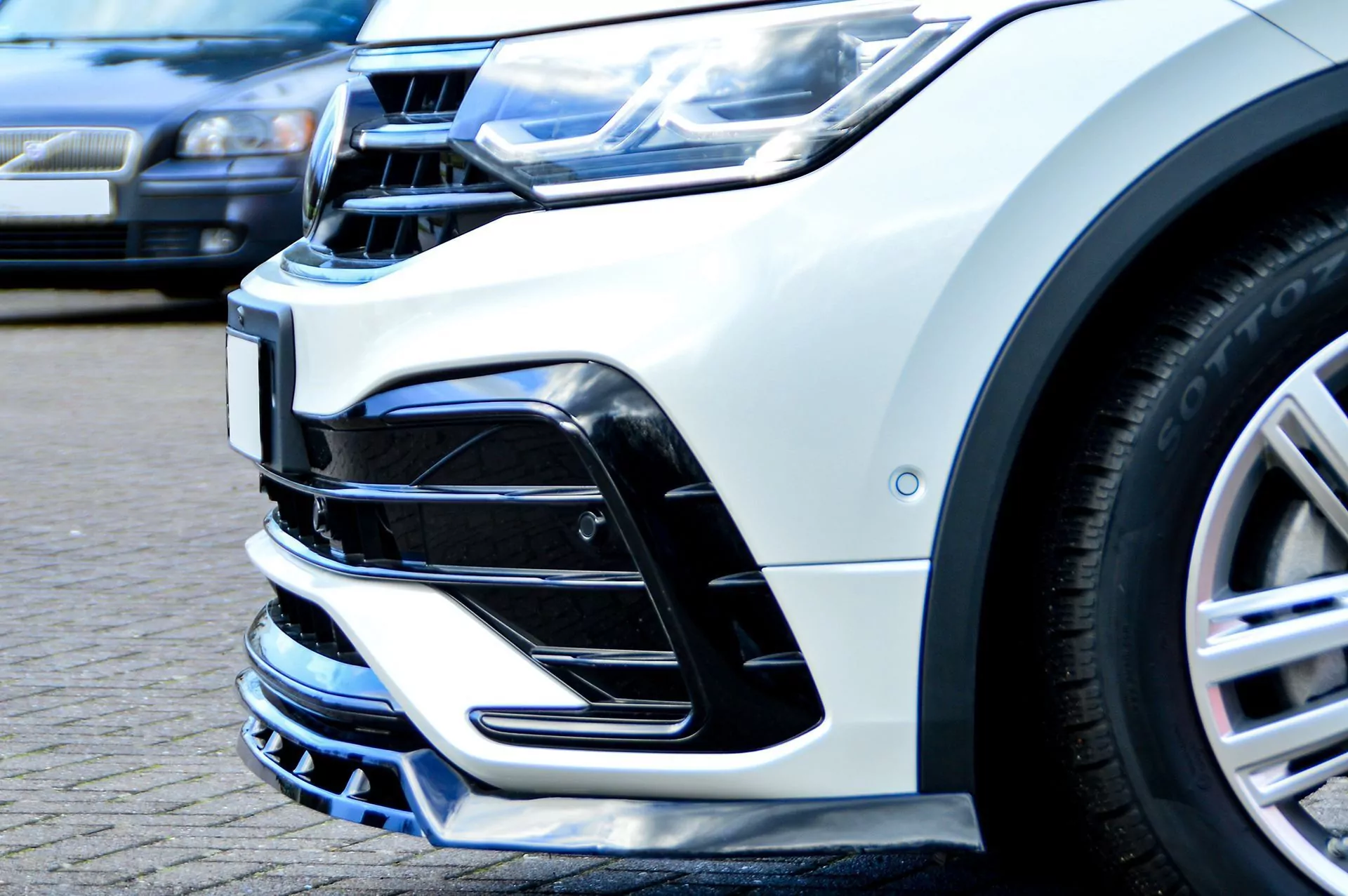 Cuplippe Spoilerschwert V2 aus ABS für VW Tiguan 2 AD1