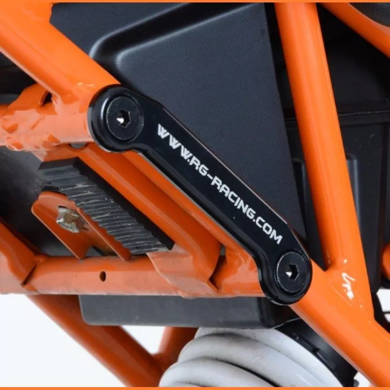 R&G hintere Fußrastenabdeckung KTM RC 125 / 200 / 390 2014-2016