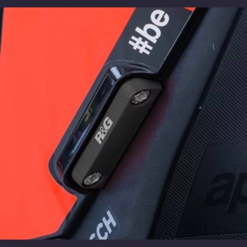 R&G hintere Fußrastenabdeckung links Aprilia RSV 4 / Tuono V4