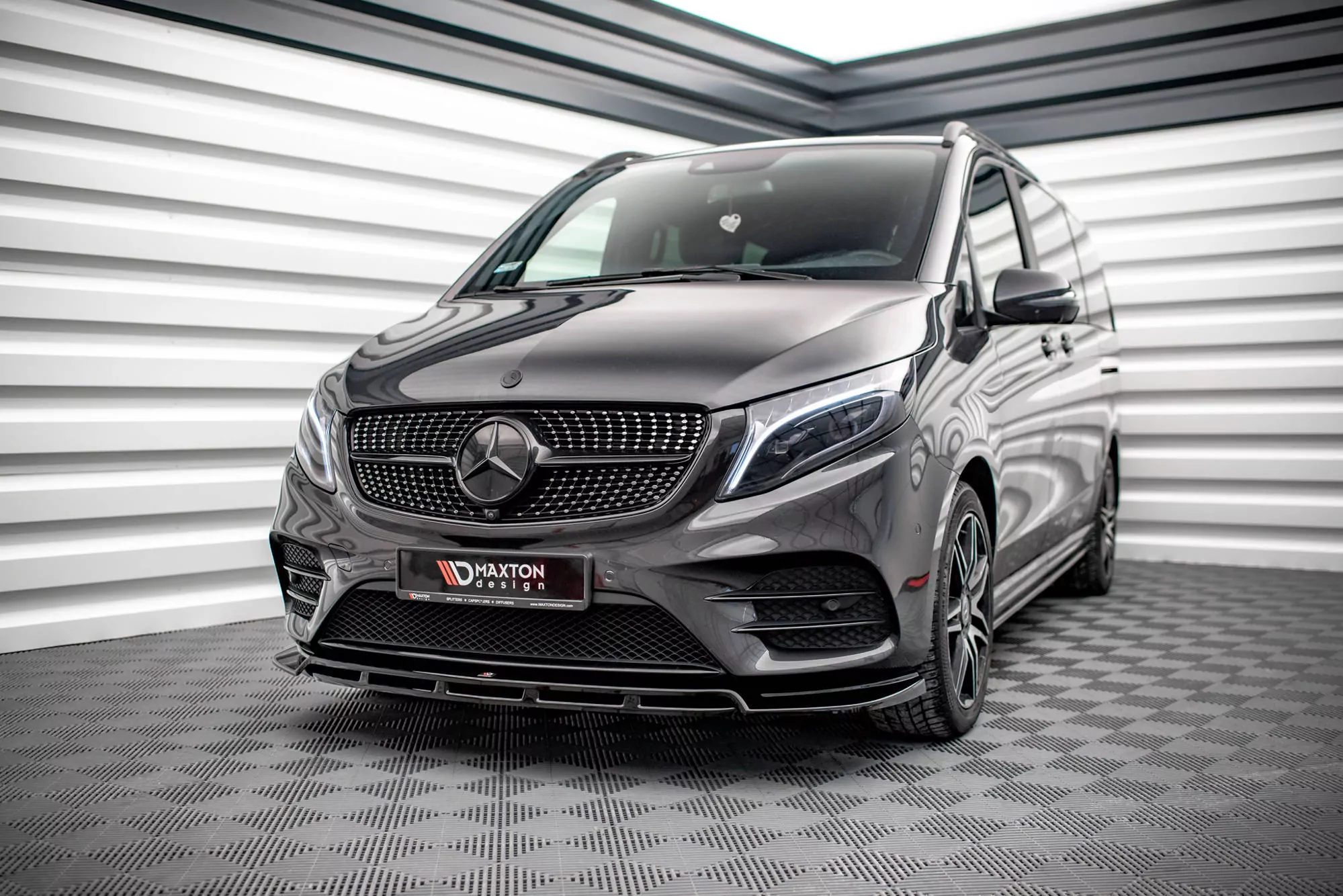 Front Ansatz V.5 Für Mercedes-Benz V-Klasse AMG-Line W447 Facelift Schwarz Hochglanz