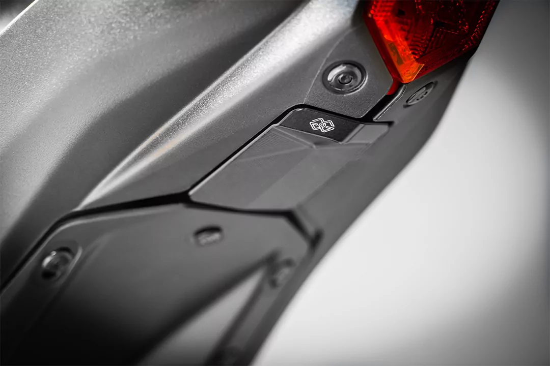 Gilles Race Cover Kit schwarz für Yamaha YZF-R7 RM39