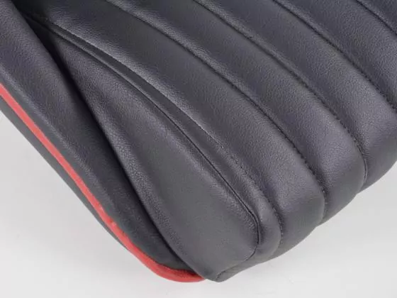 FK Oldtimersitze Auto Vollschalensitze Set Montgomery im Retro-Look schwarz/rot