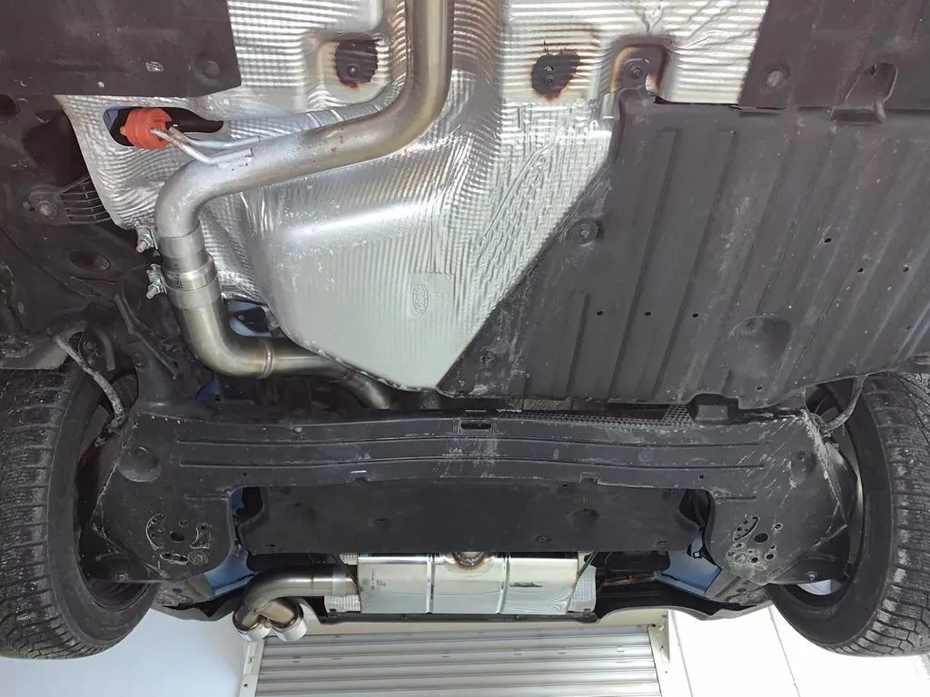 Ford Focus IV ST-Line - starre Hinterachse  Endschalldämpfer Ausgang rechts - 2x90 Typ 25
