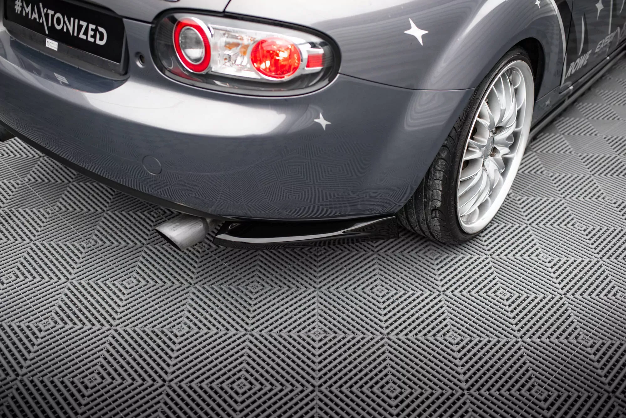 Heck Ansatz Flaps Diffusor Für Mazda MX5 NC (Mk3) Schwarz Hochglanz