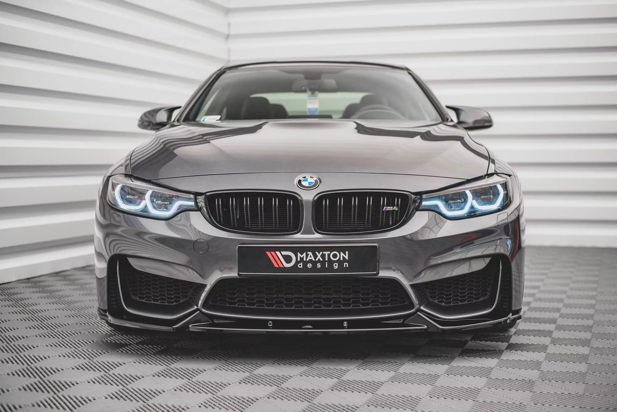 Front Ansatz Für BMW M4 F82 Schwarz Hochglanz
