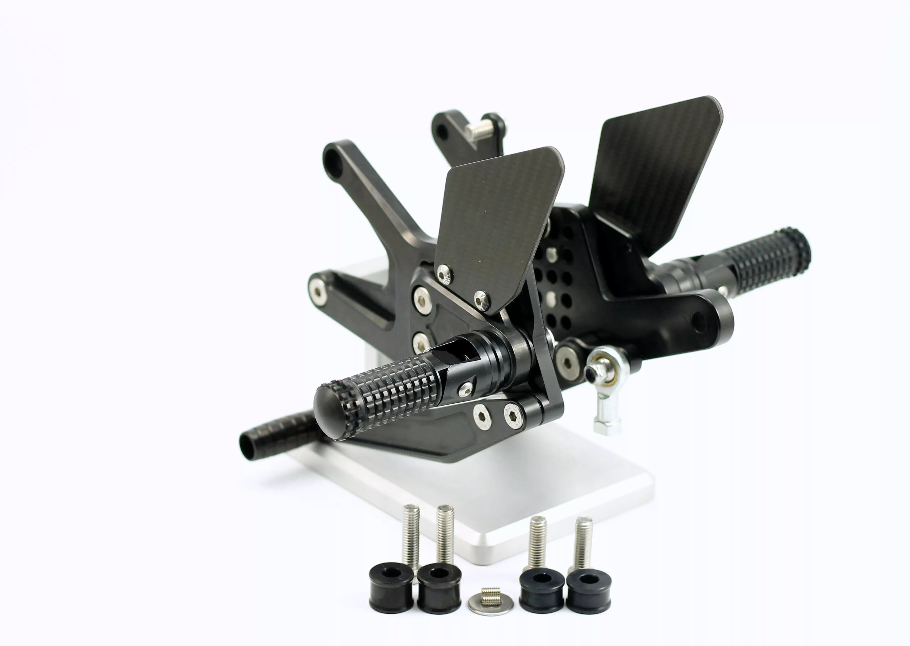 MG Biketec Sportfussrastenanlage / Rastenanlage / Fußrastenanlage mit ABE, gültig in D - A - CH für Triumph Street Triple 765 S / R / RS ab 2023