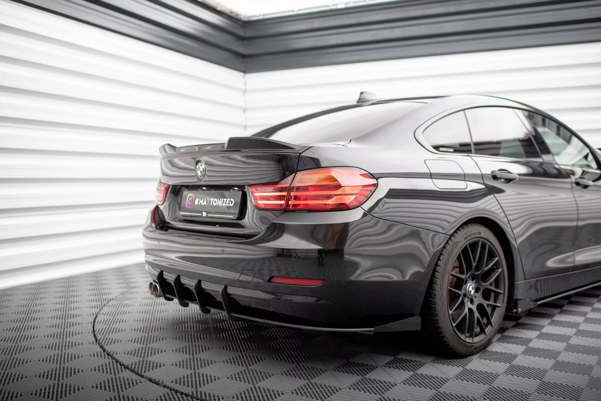 Hintere Seiten Flaps Für BMW 4er Gran Coupe F36 Schwarz Hochglanz