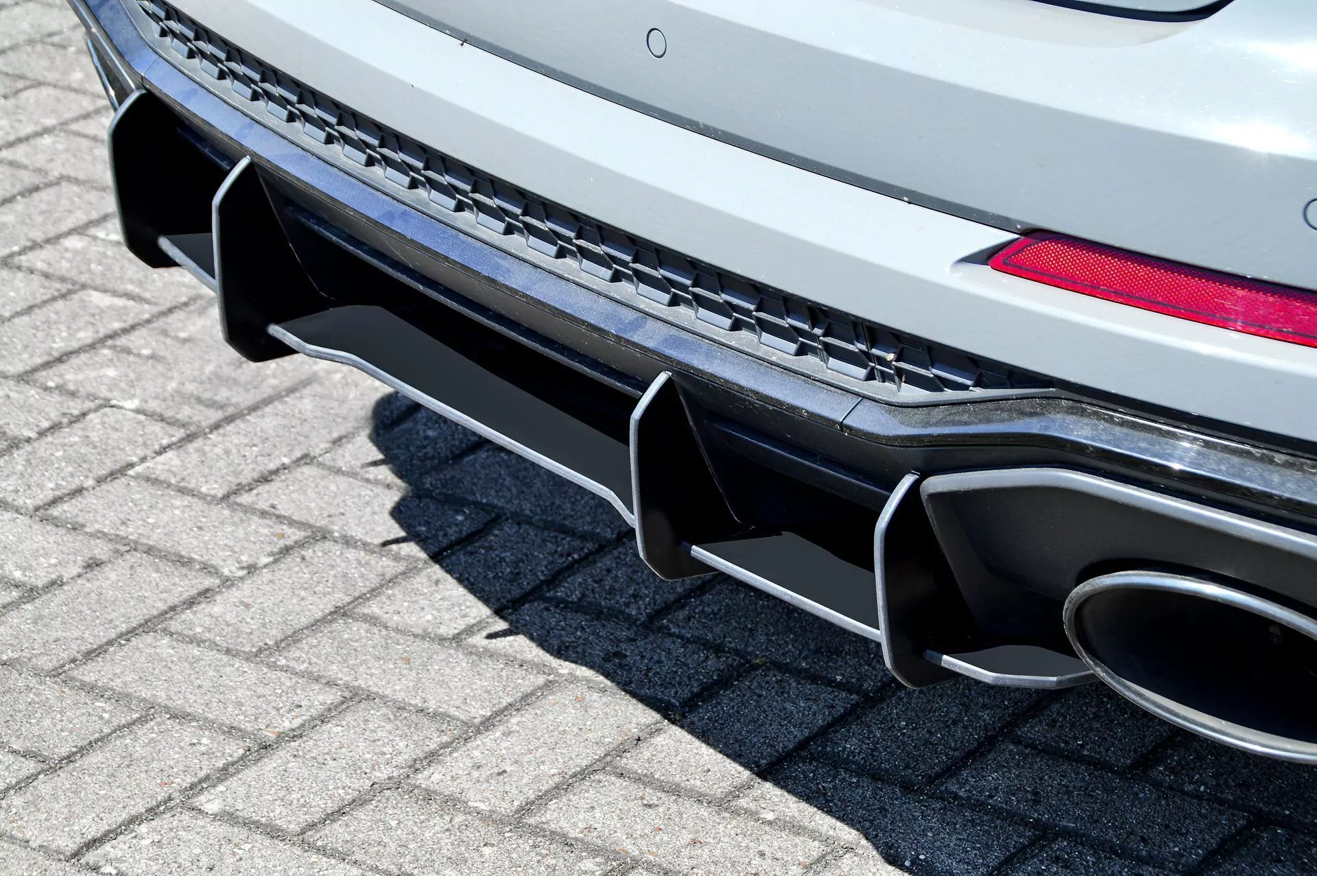 Gefräster Heckansatz für Audi RSQ3 FN