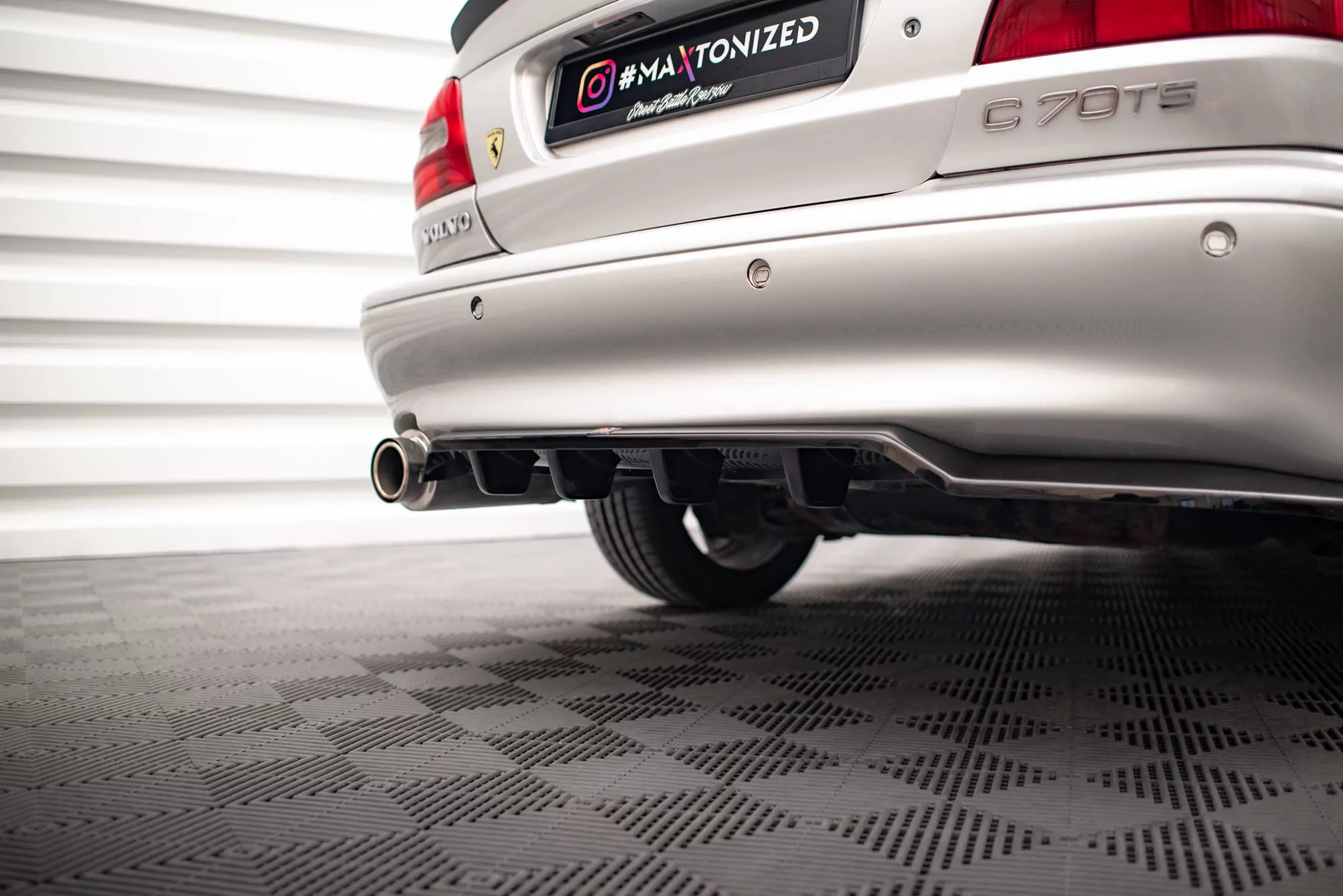 Hinten Splitter (mit Einem Vertikalem Balken) Volvo C70 Mk1 Schwarz Hochglanz
