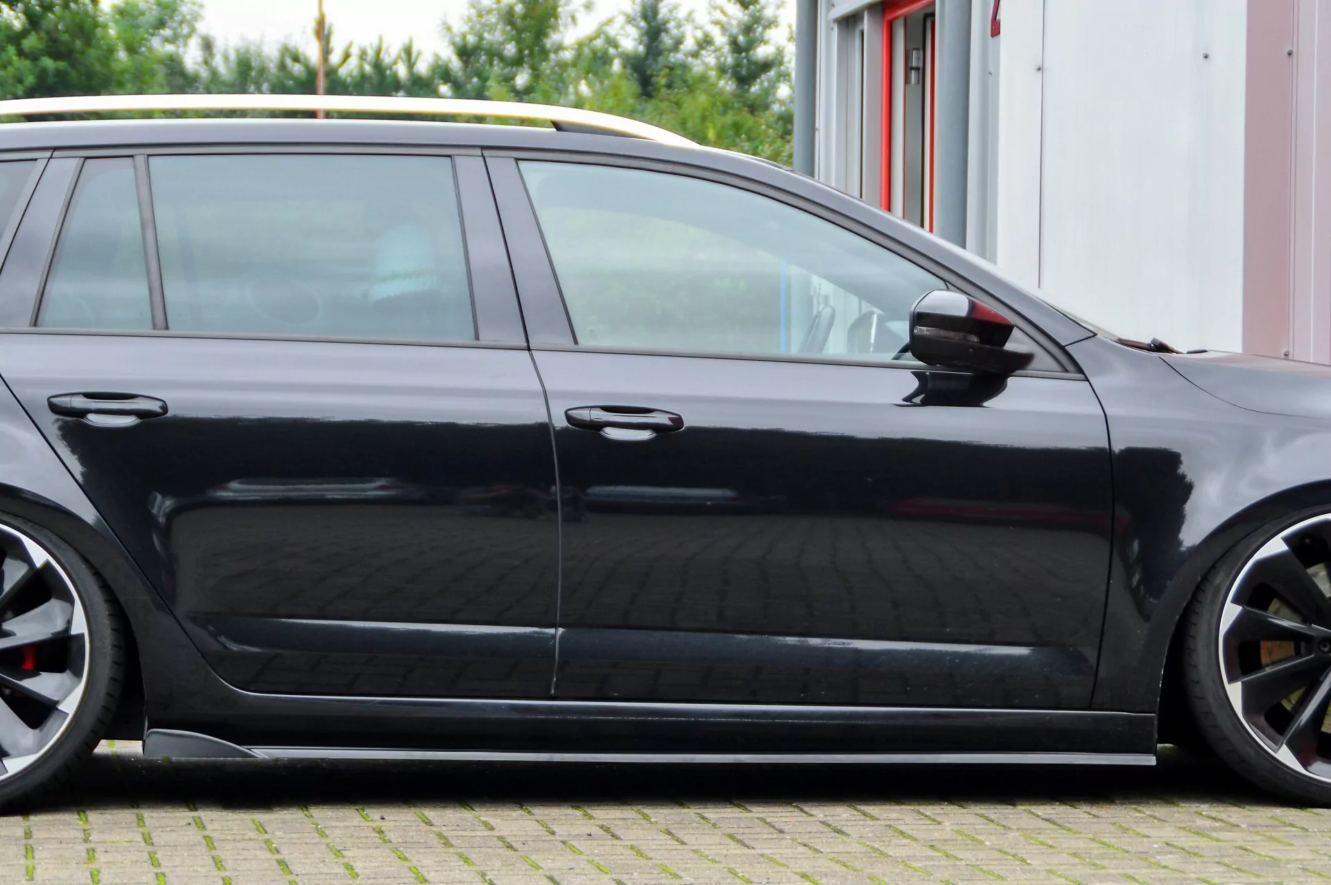 CUP Seitenschweller mit Wing für Skoda Octavia RS 5E