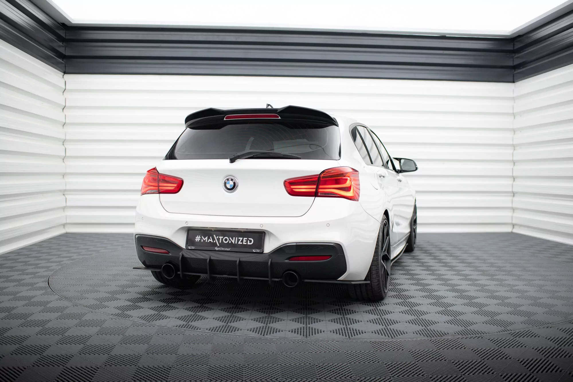 Robuste Racing Heck Ansatz Flaps Diffusor V.2 Für BMW 1er F20 M-Paket Facelift / M140i 