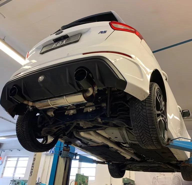 Ford Focus III RS  Endschalldämpfer quer Ausgang rechts/links mit Abgasklappe - 129x106 Typ 32 rechts/links schwarz emailliert