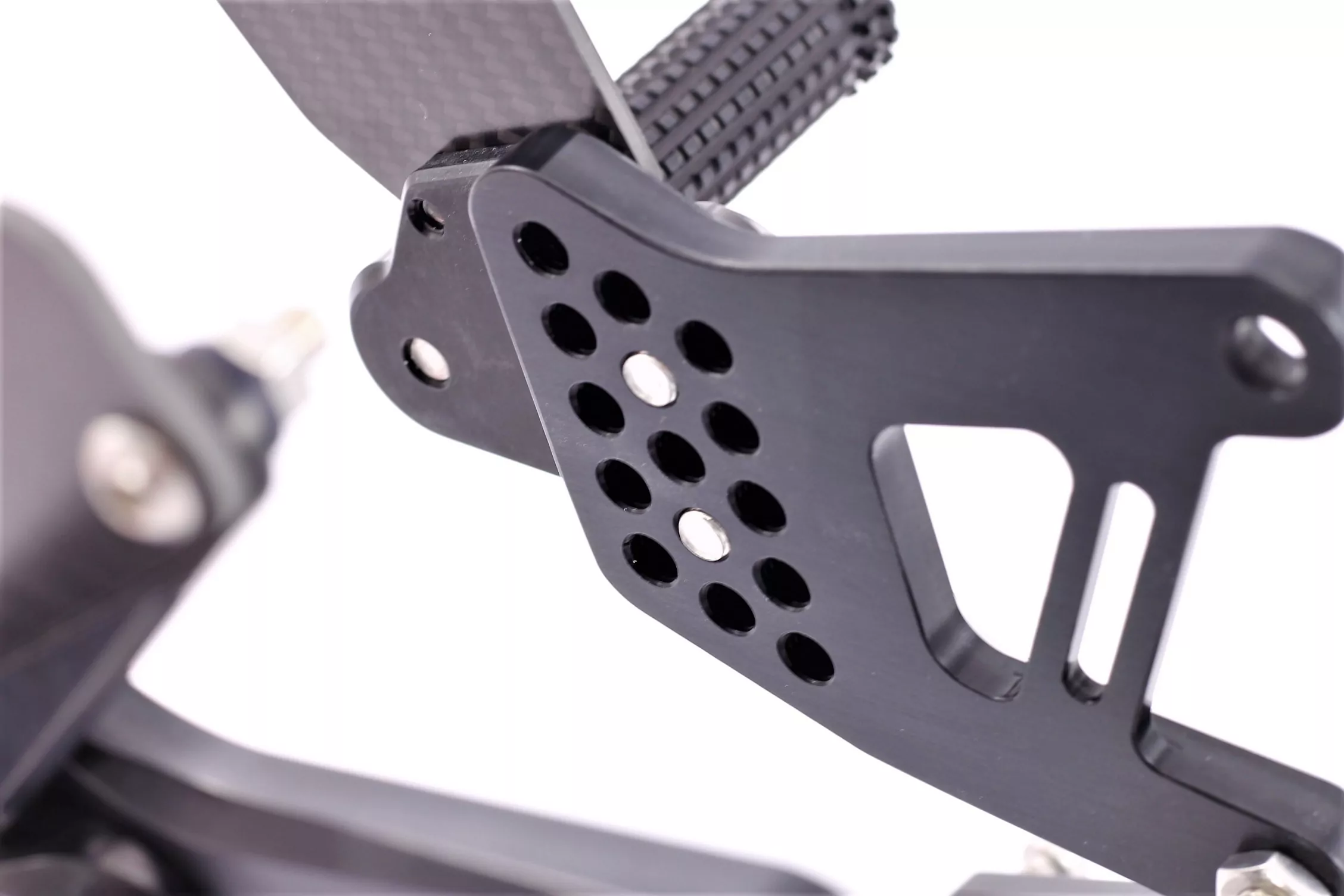 MG Biketec Sportfussrastenanlage / Rastenanlage / Fußrastenanlage mit ABE, gültig in D - A - CH für Yamaha YZF-R6 ab 2017