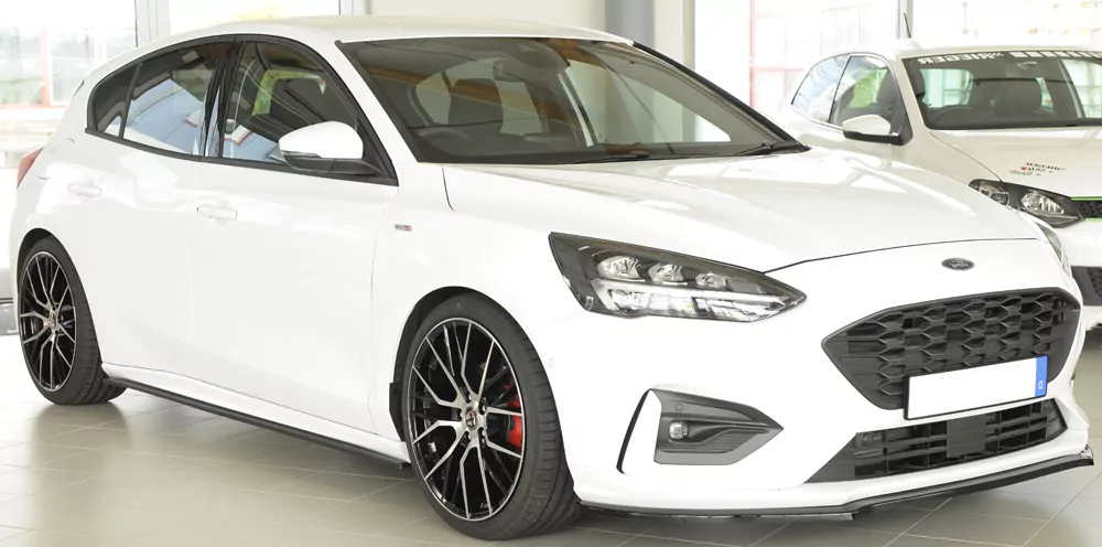 Rieger Seitenschweller rechts ansatz glanz schwarz für Ford Focus 4 ST (DEH) 5-tür. (Turnier) 04.22- (ab Facelift)