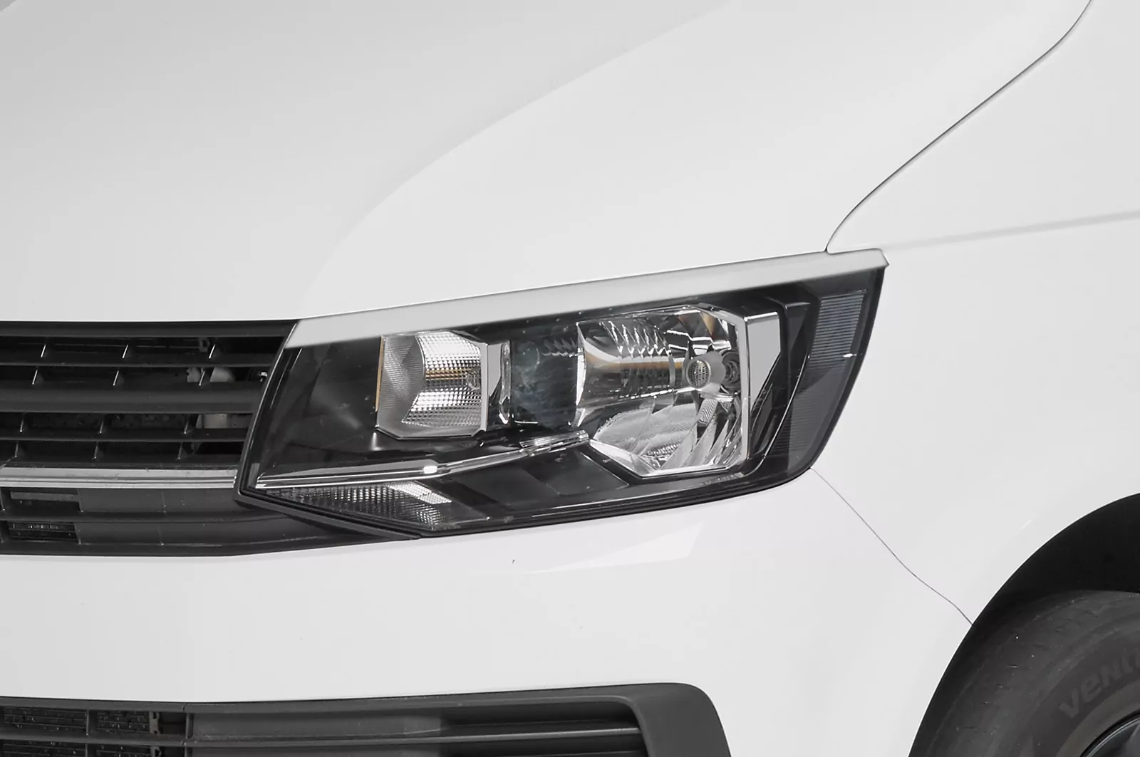 Scheinwerferblenden für VW T6 Bus SB250