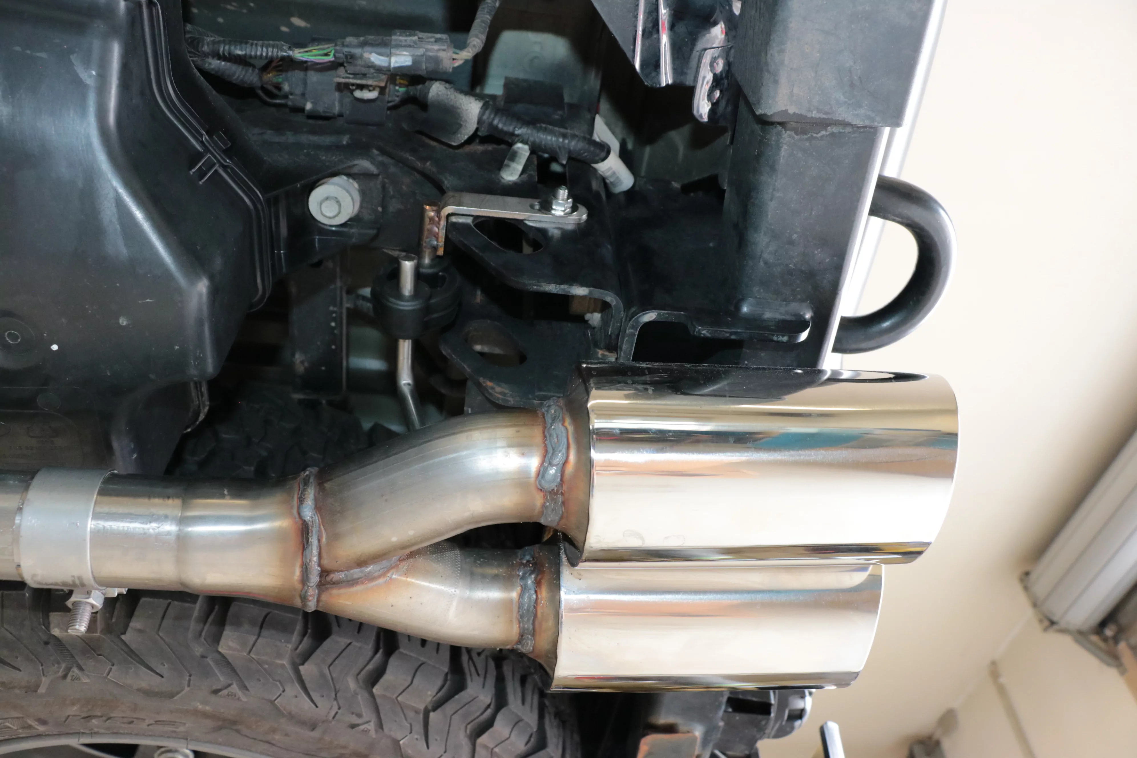 Ford Raptor - Doppelkabine Endschalldämpfer Sidepipe, Ausgang rechts/links - 2x100 Typ 25 rechts/links