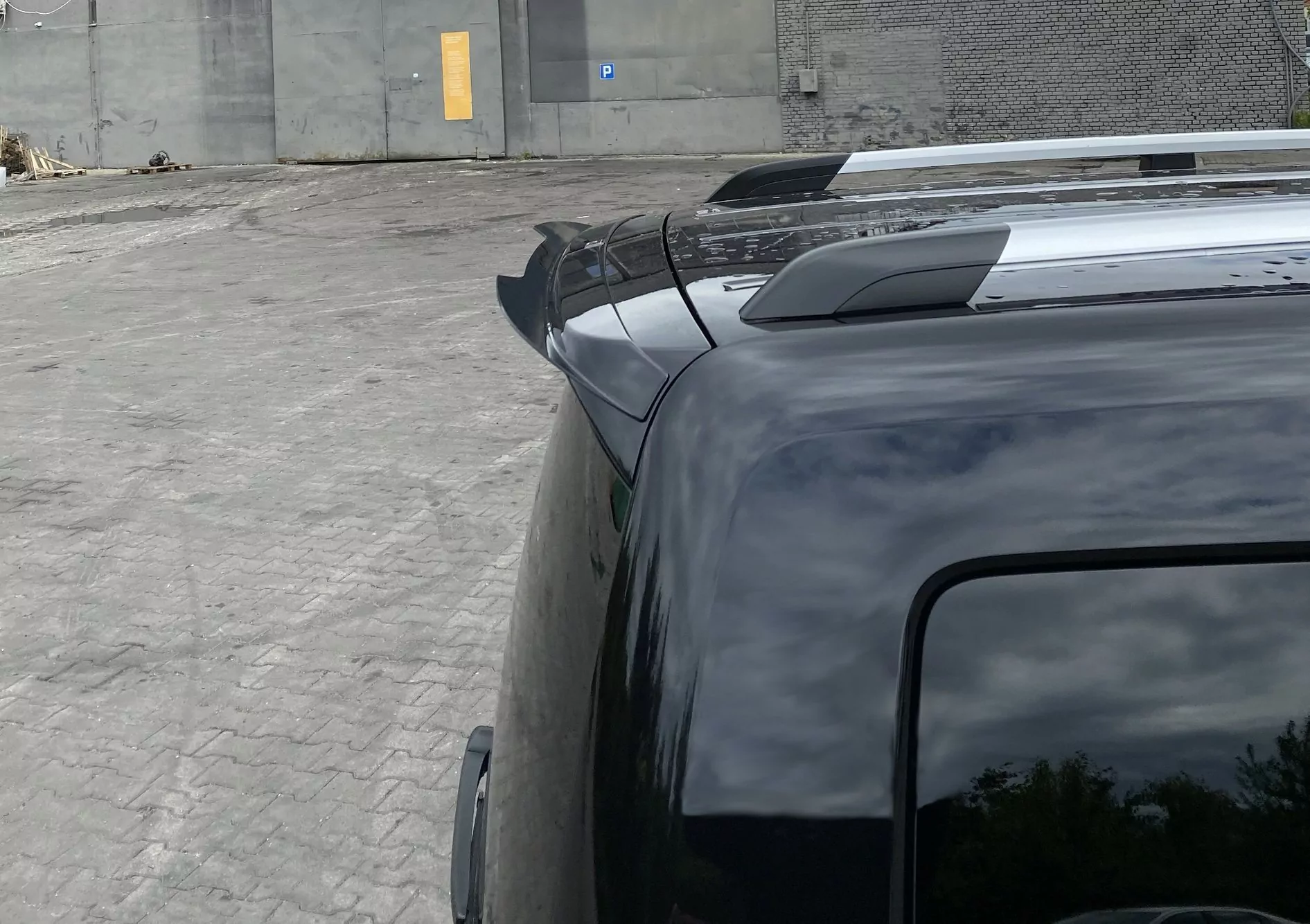 Spoiler CAP Passend Für Volkswagen Caddy Mk. 4 Schwarz Hochglanz